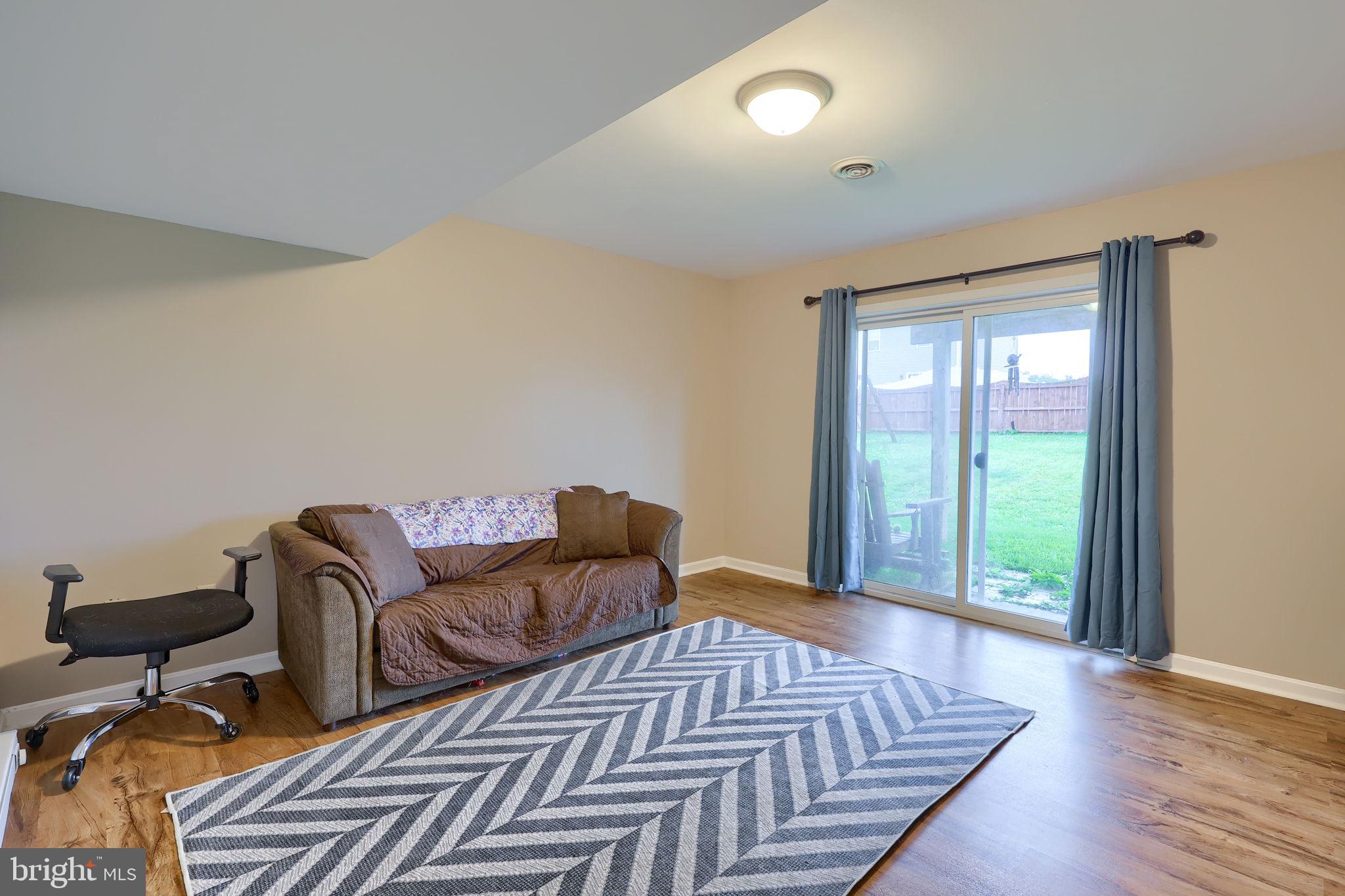 APPLE VIEW EST - Residential