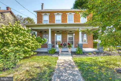 Photo of 233 S STATE ST, LEOLA, PA 17540 (MLS # PALA2040400)