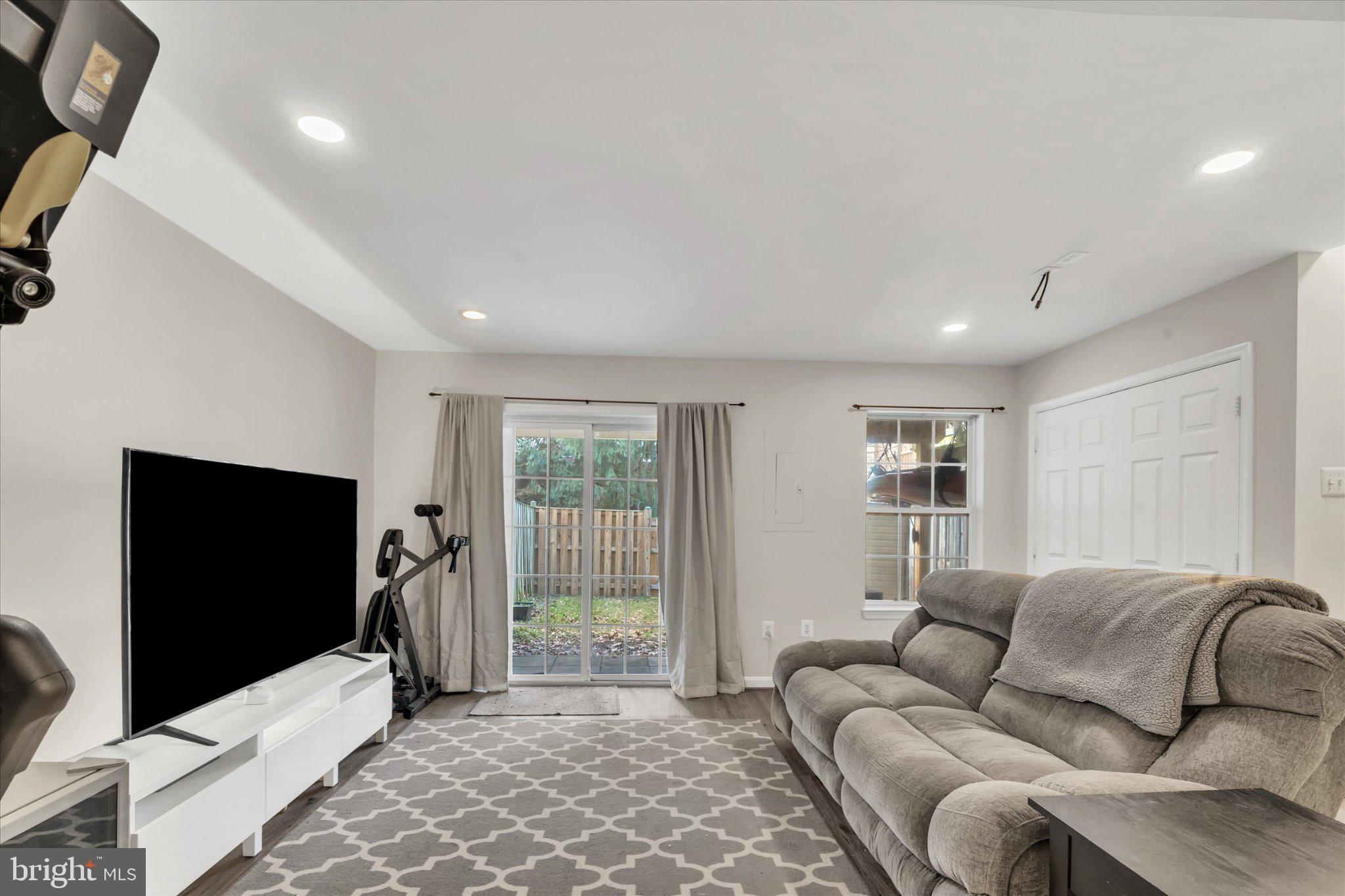 POTOMAC STATION - Residential