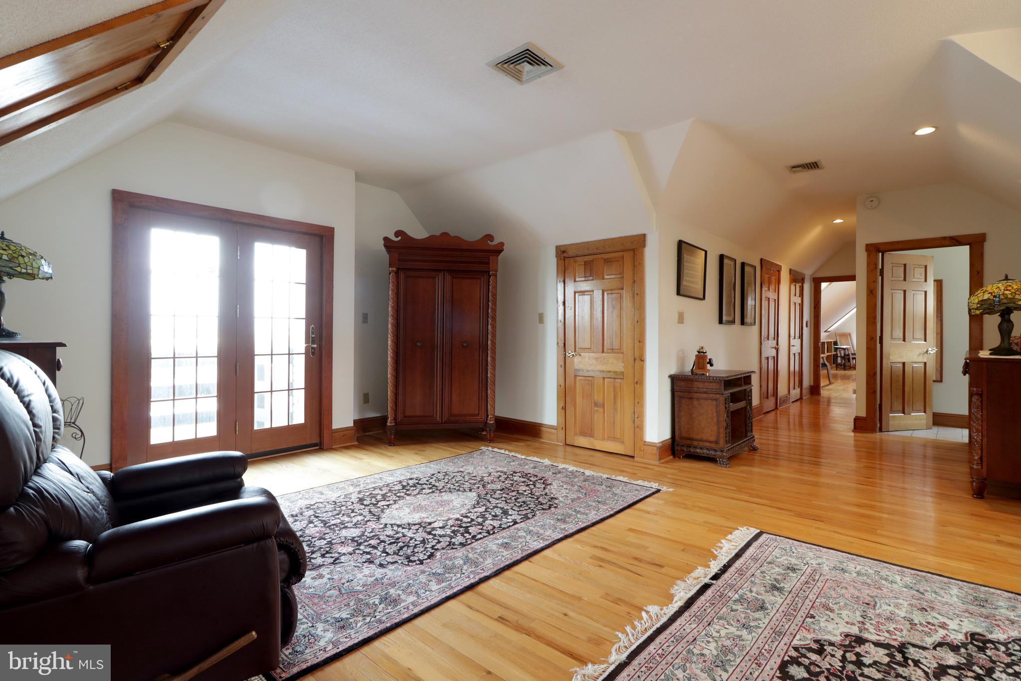 COLYER LAKE - Residential