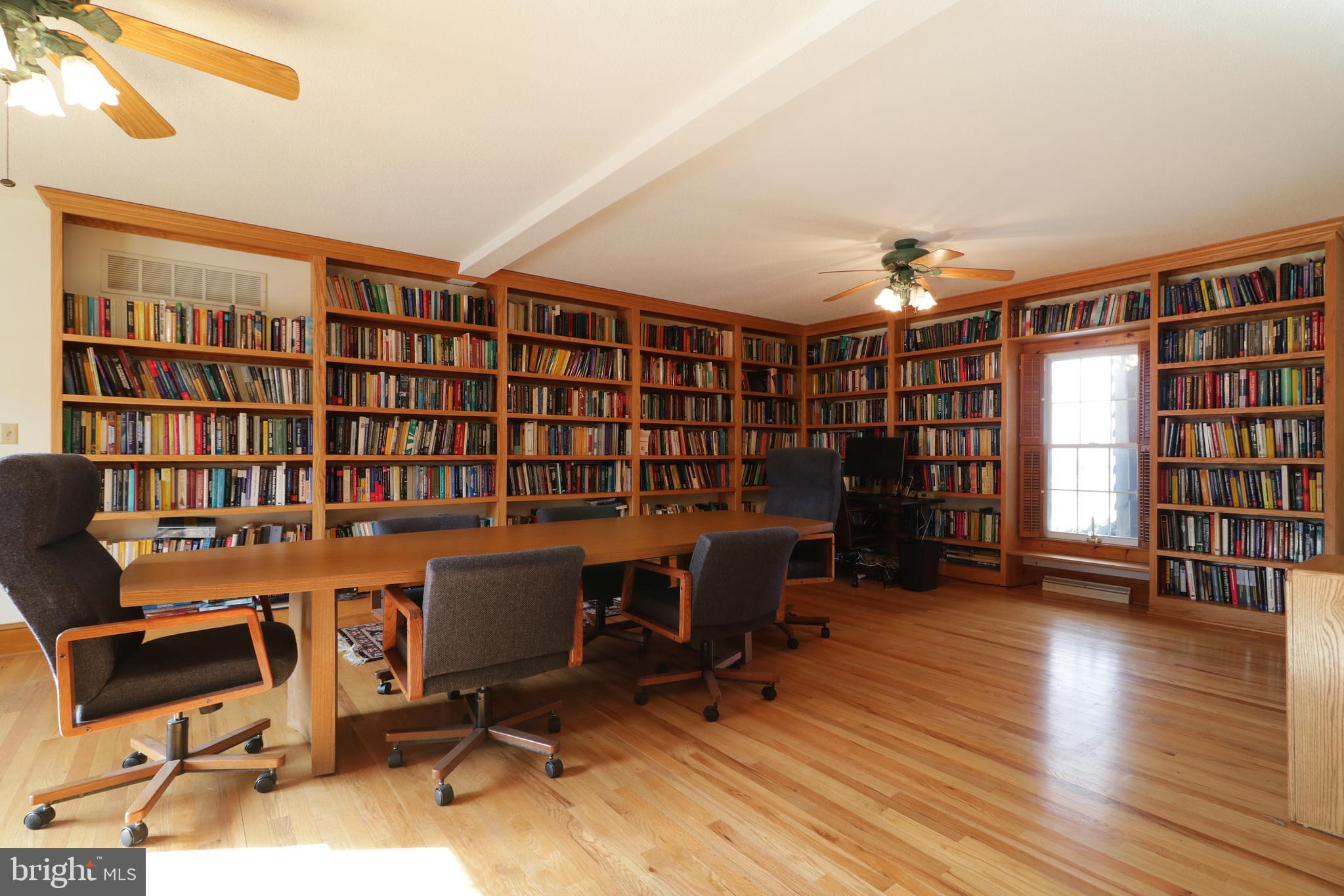 COLYER LAKE - Residential