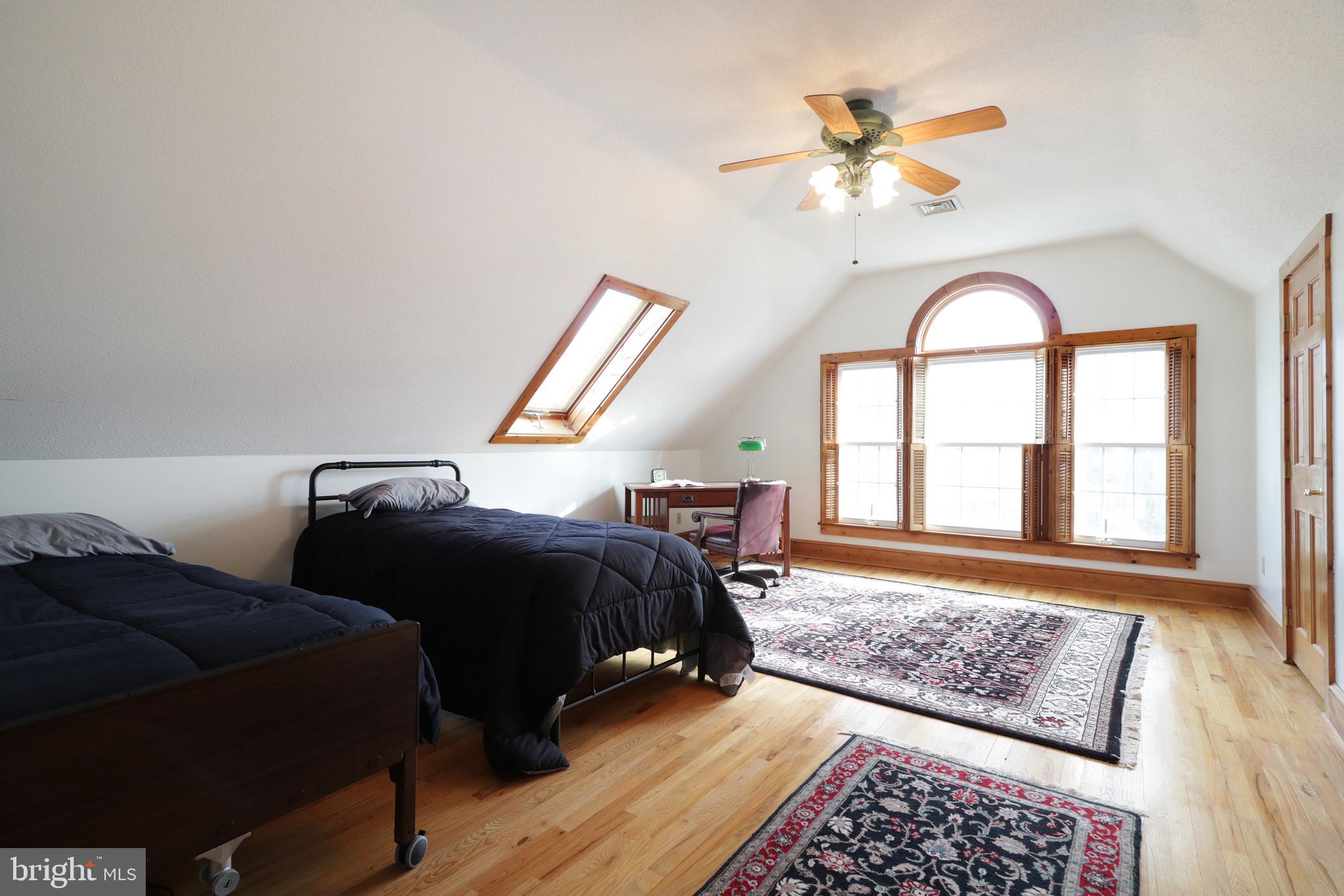 COLYER LAKE - Residential