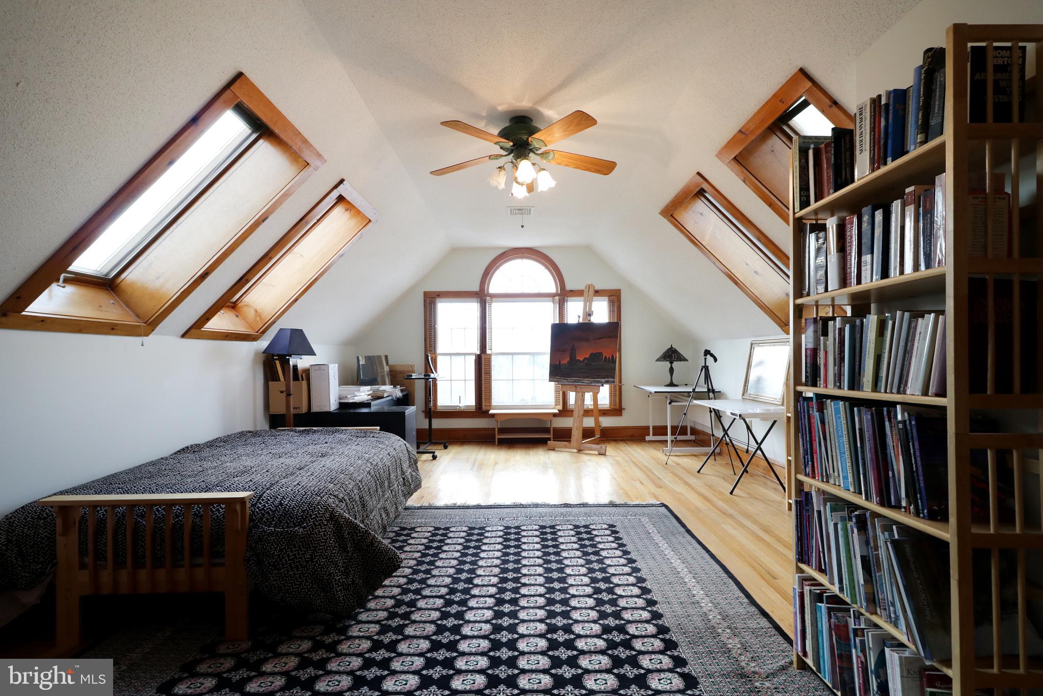 COLYER LAKE - Residential