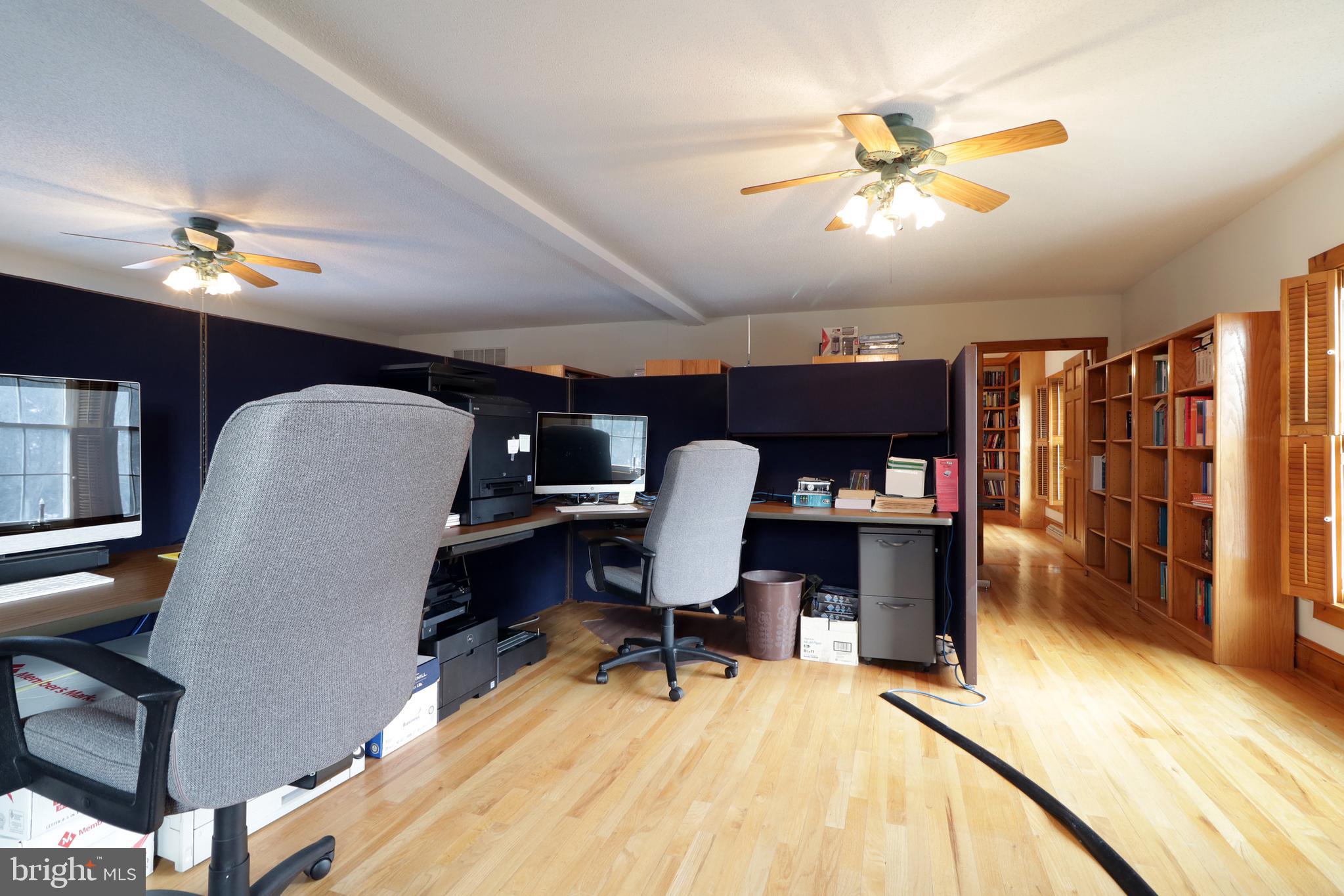 COLYER LAKE - Residential