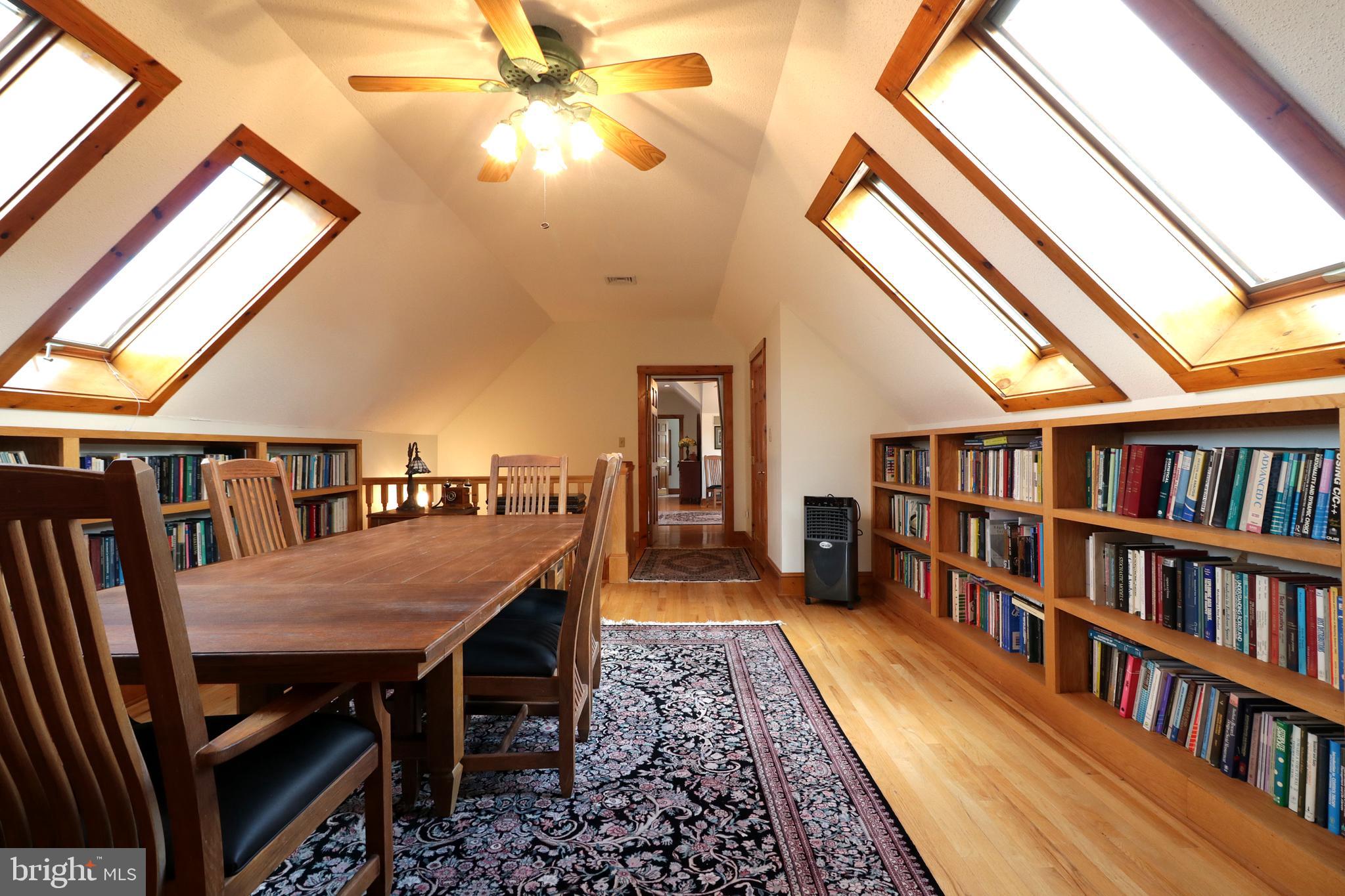 COLYER LAKE - Residential