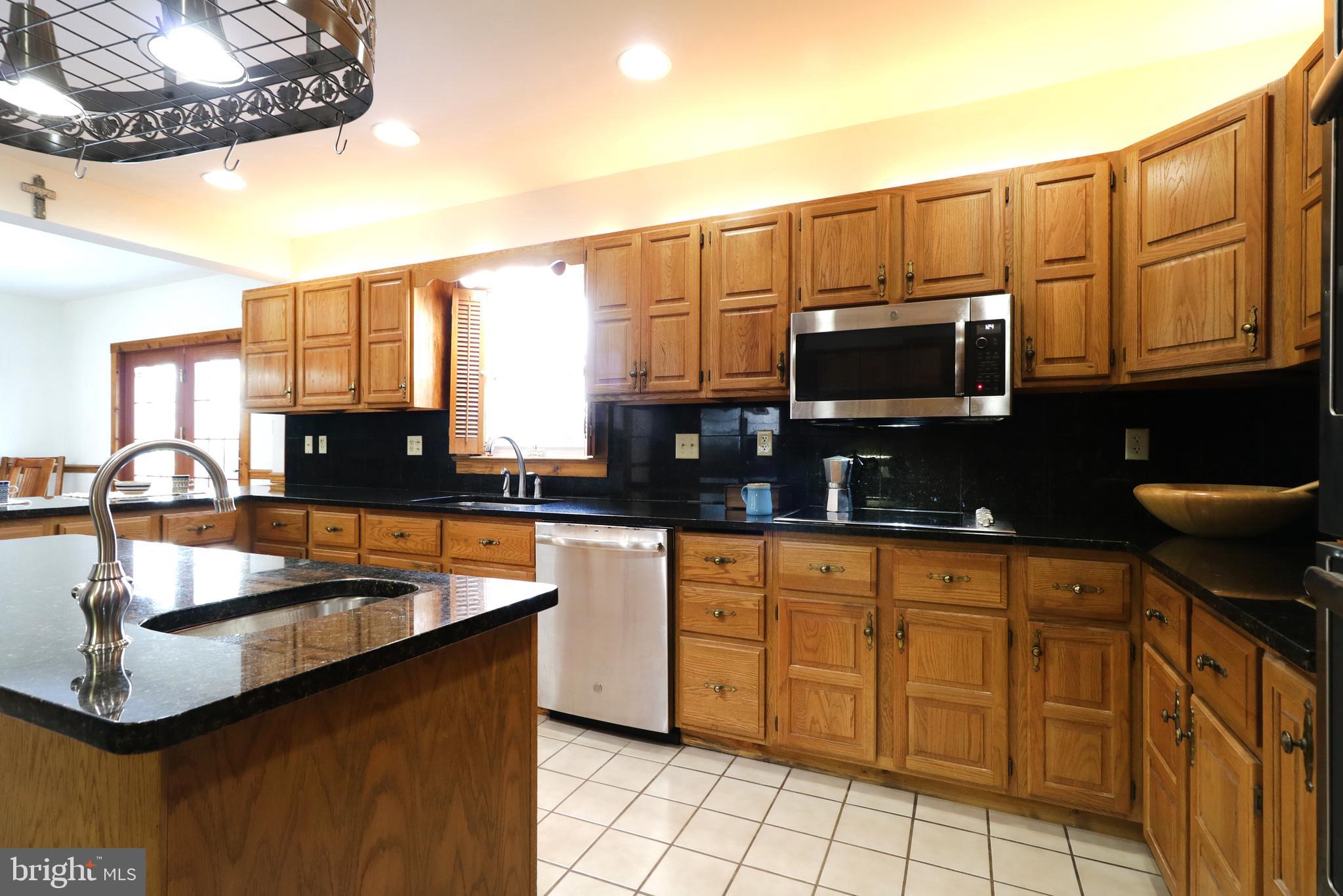 COLYER LAKE - Residential