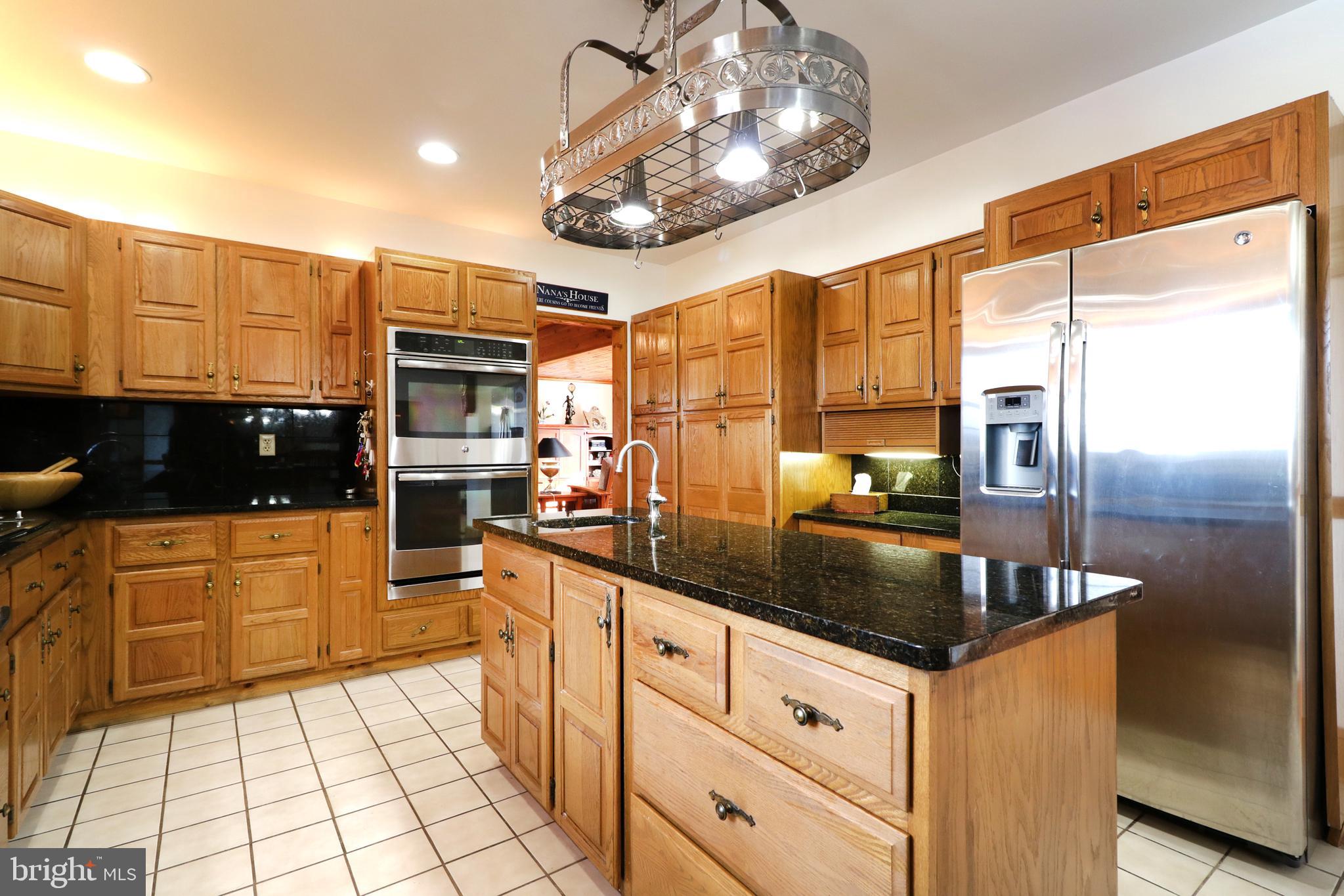 COLYER LAKE - Residential