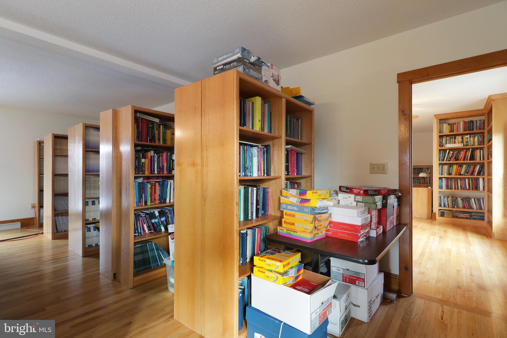 COLYER LAKE - Residential