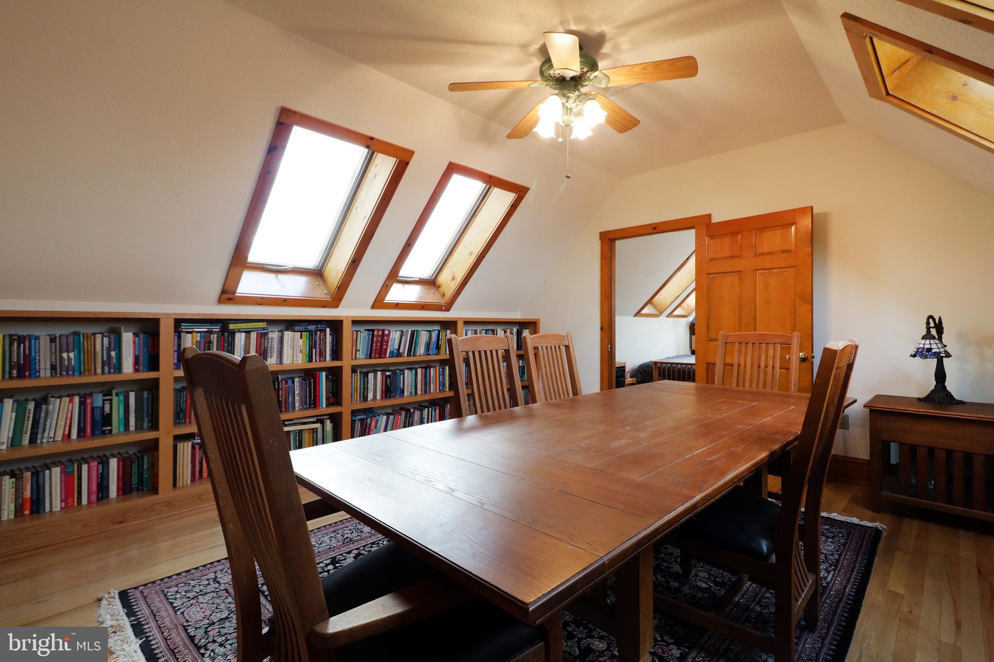 COLYER LAKE - Residential