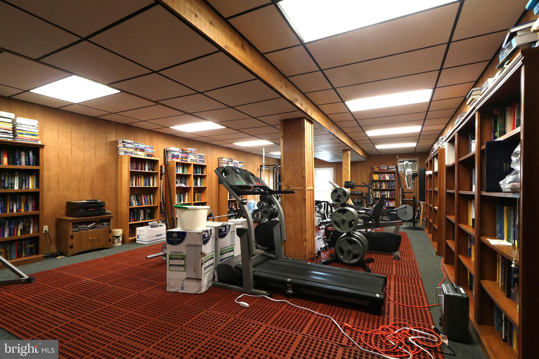 COLYER LAKE - Residential