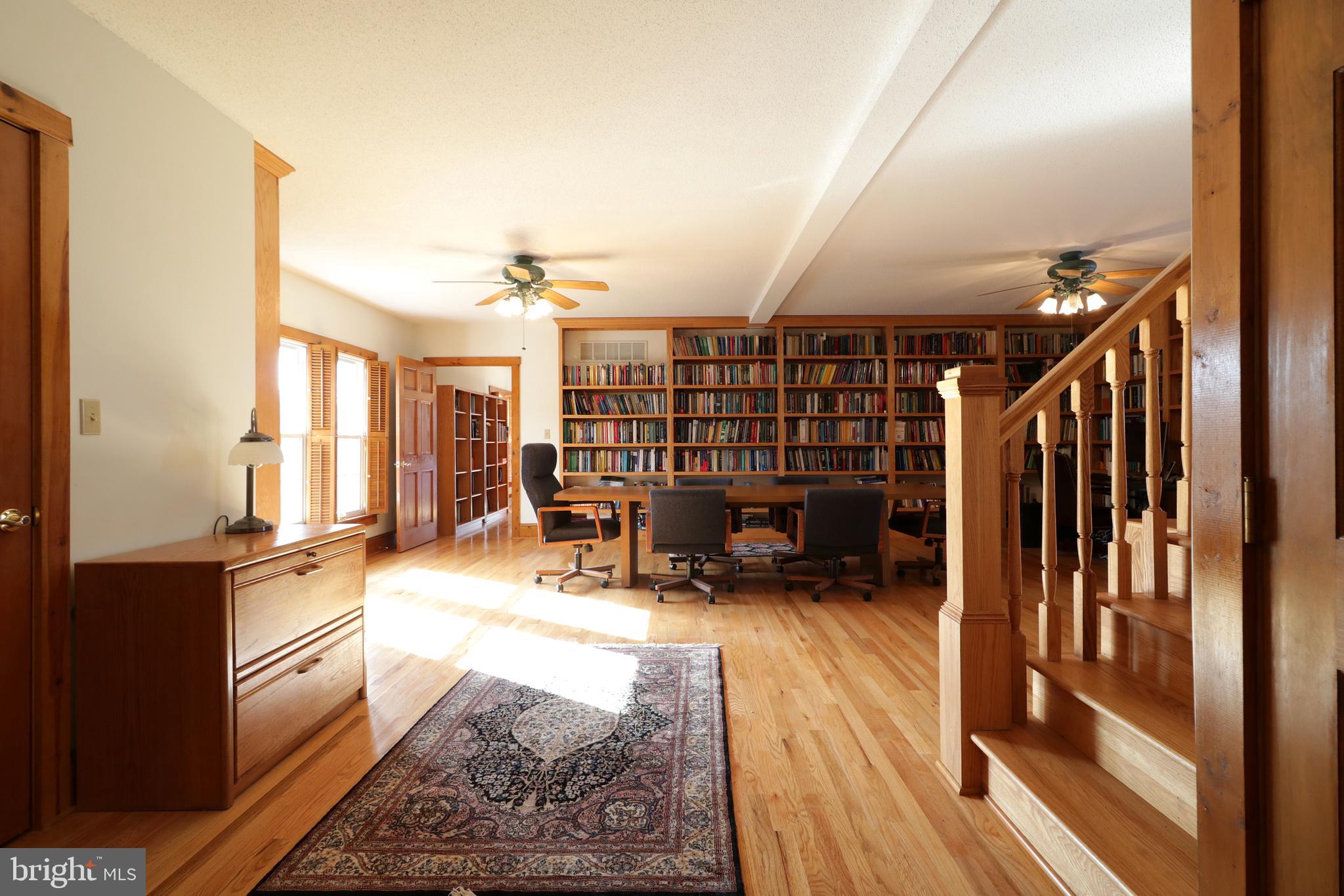 COLYER LAKE - Residential