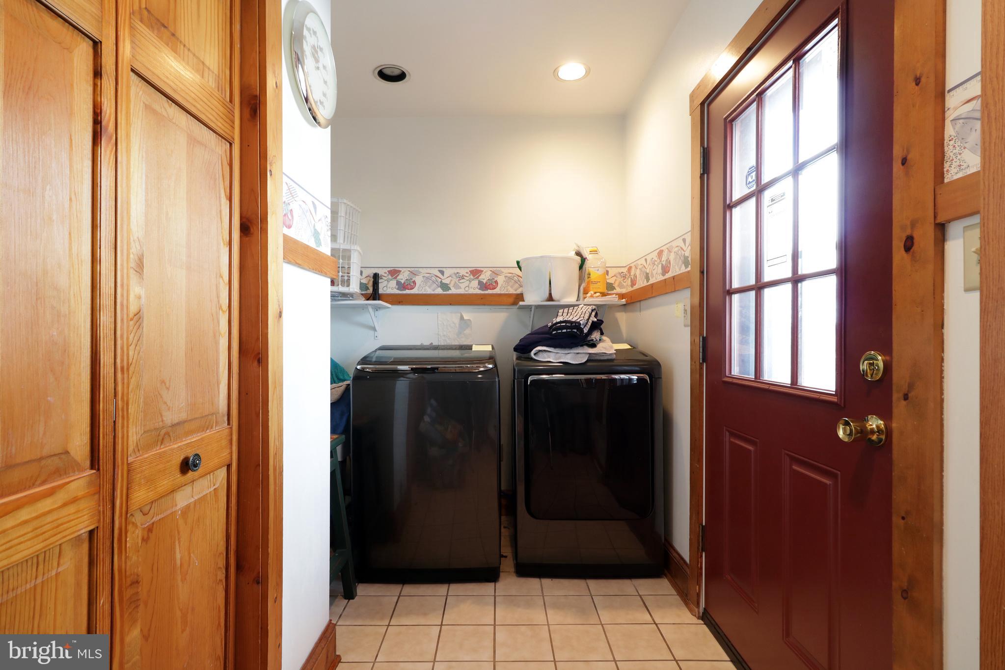 COLYER LAKE - Residential