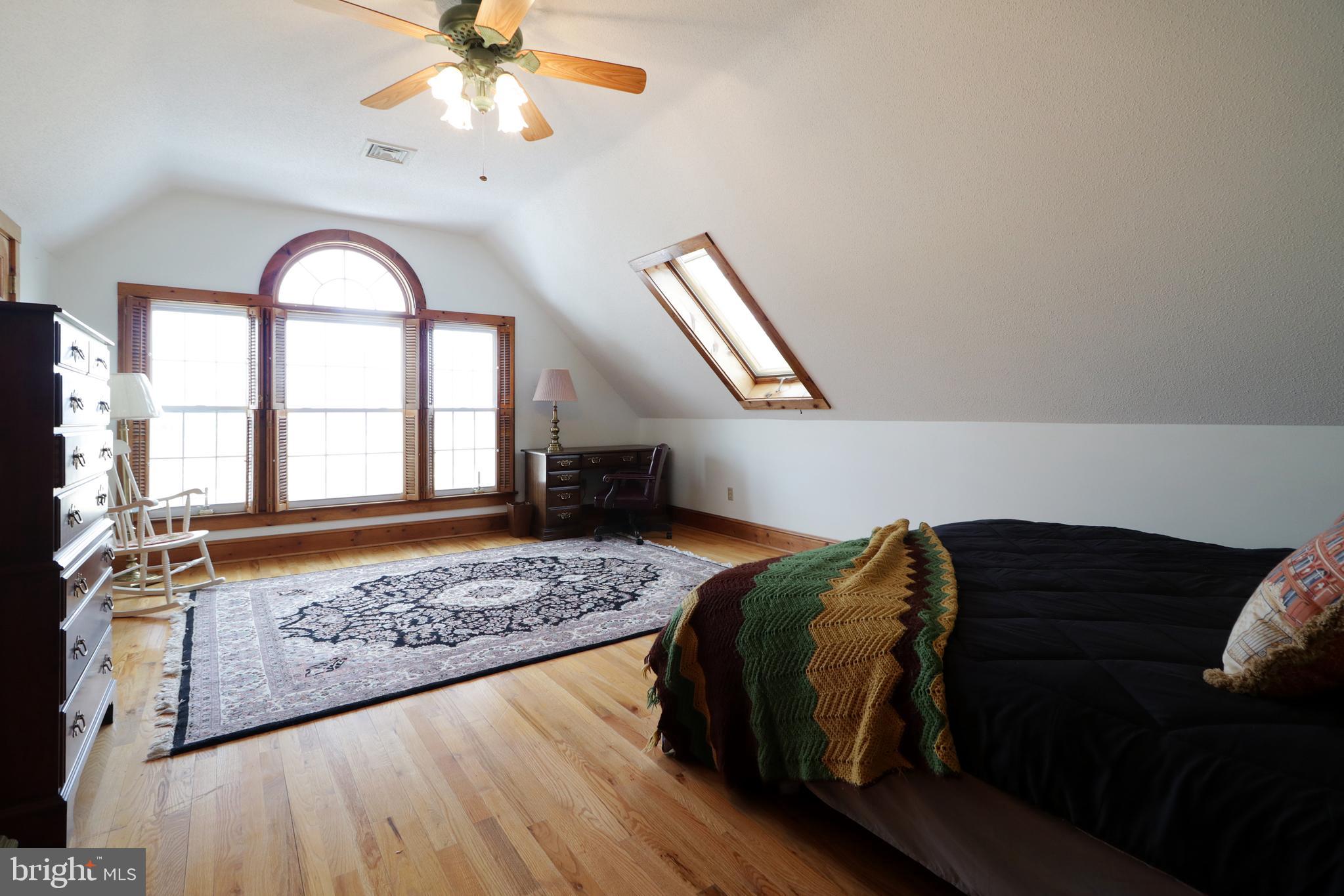 COLYER LAKE - Residential