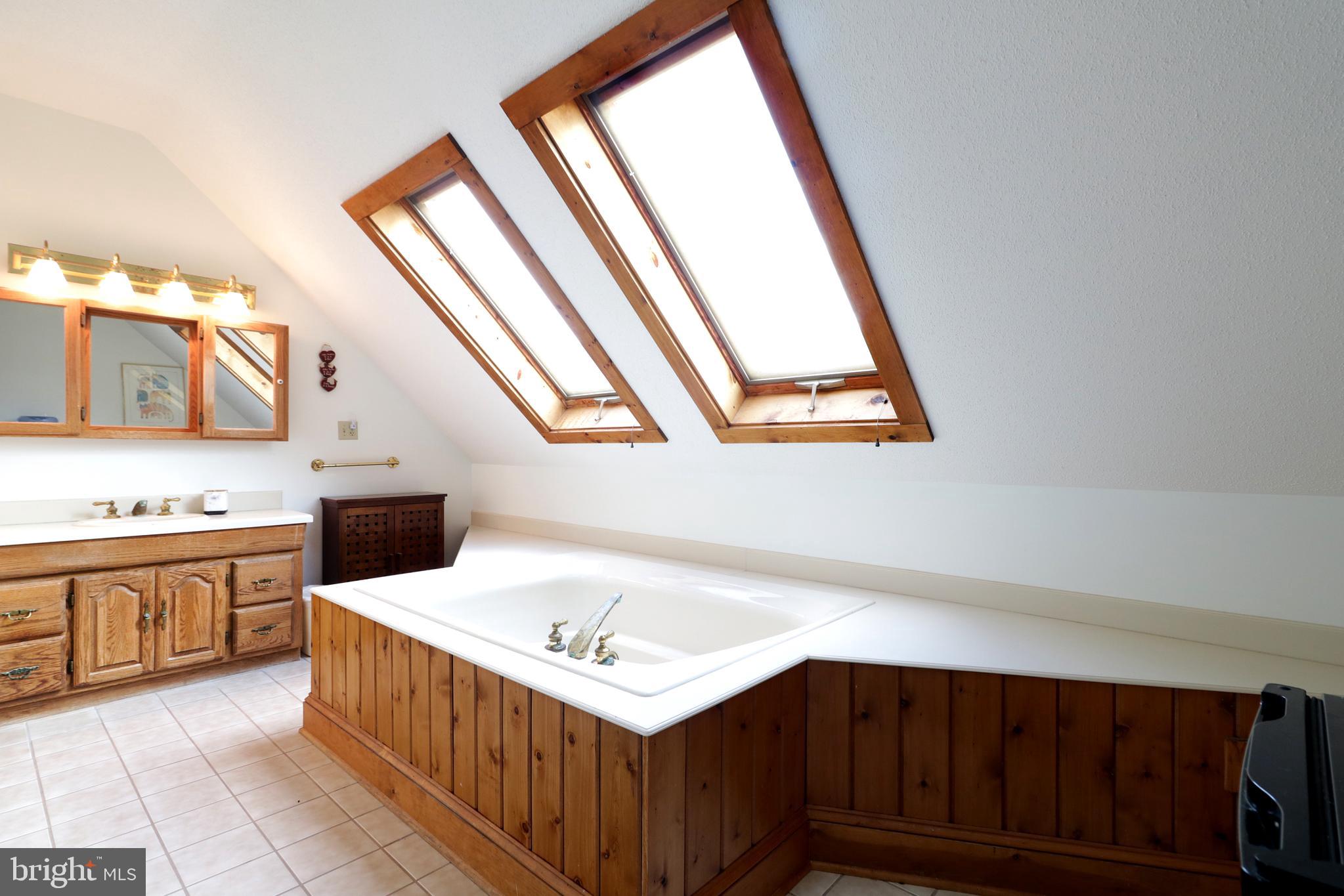 COLYER LAKE - Residential