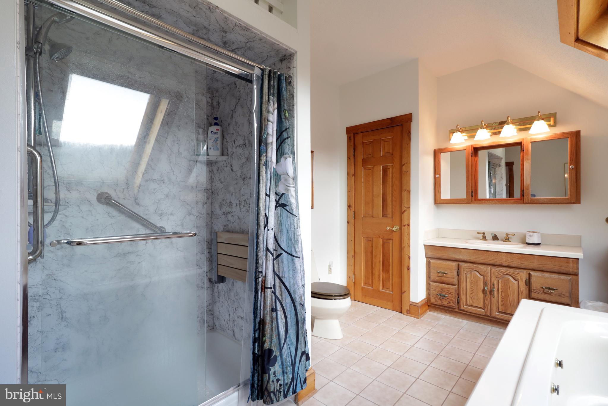 COLYER LAKE - Residential