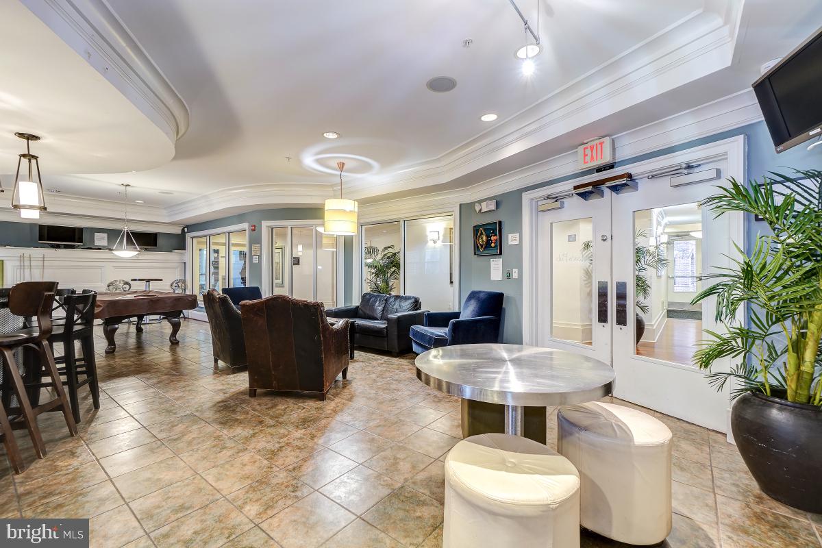 THE COLONNADE AT KENTLANDS - Residential