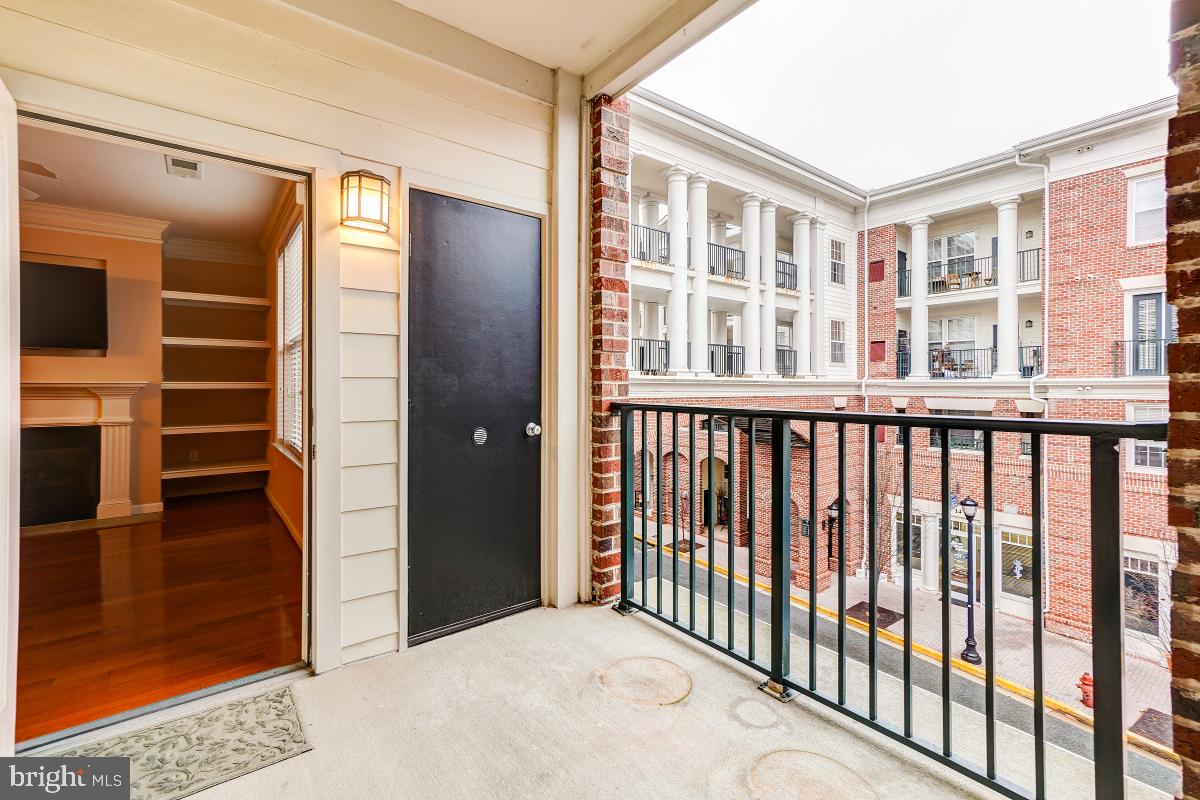 THE COLONNADE AT KENTLANDS - Residential