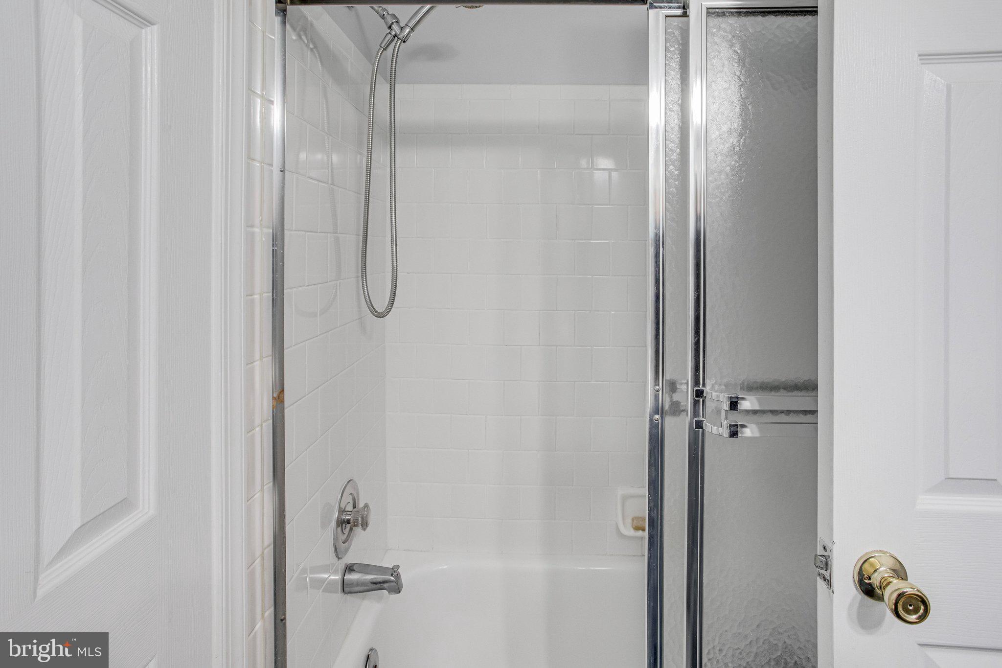 GUNSTON SQUARE - Residential