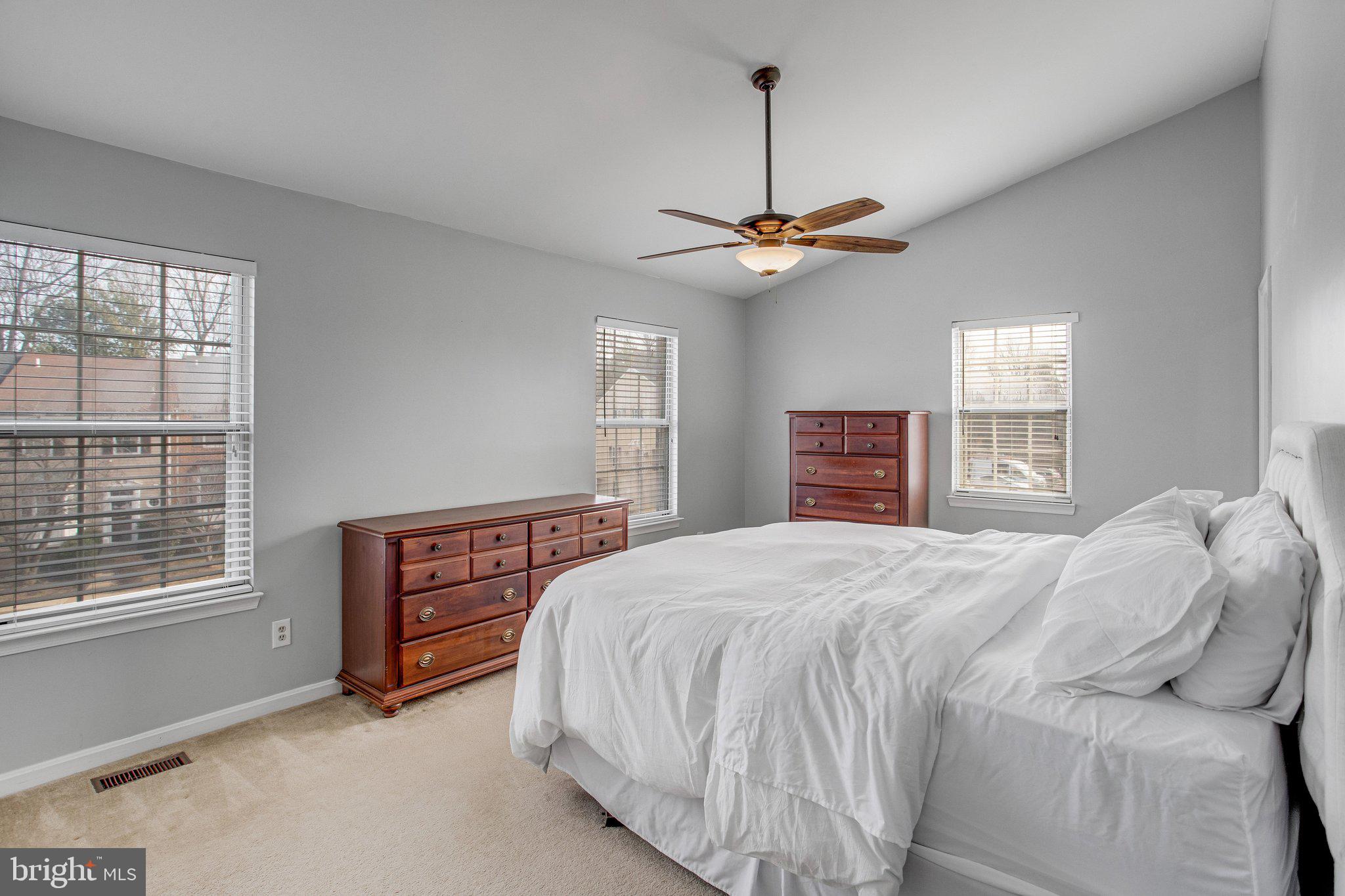 GUNSTON SQUARE - Residential