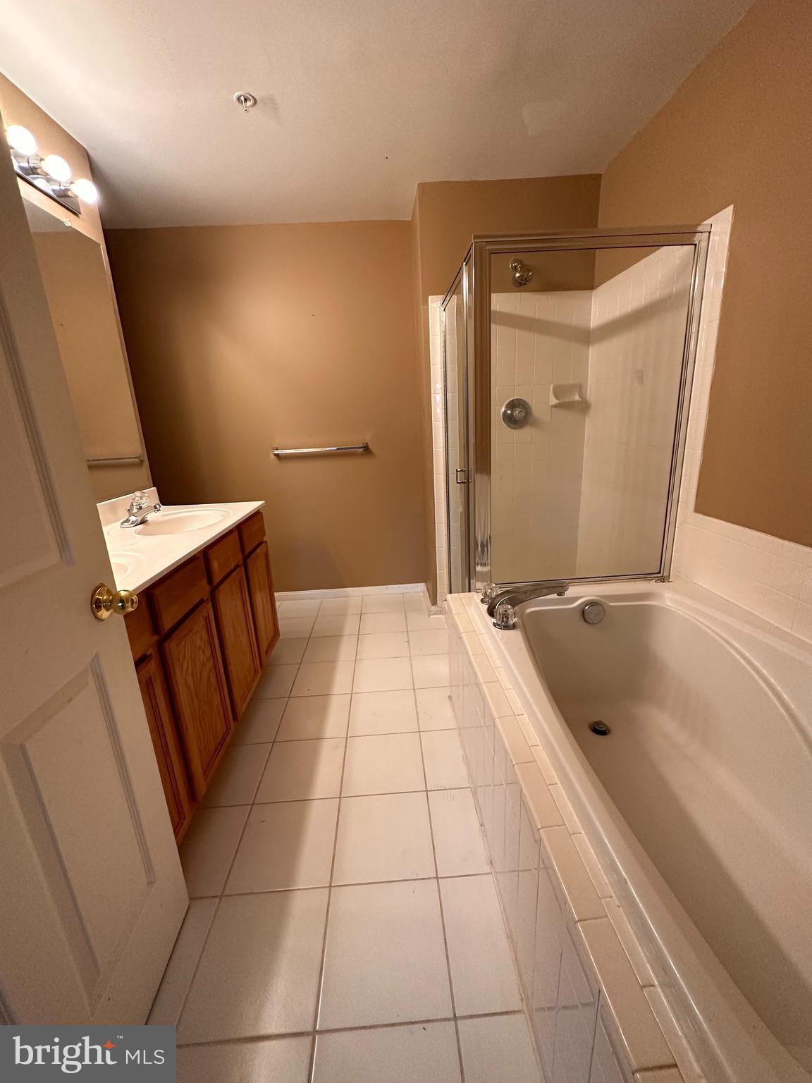 SEVEN OAKS - Residential Lease