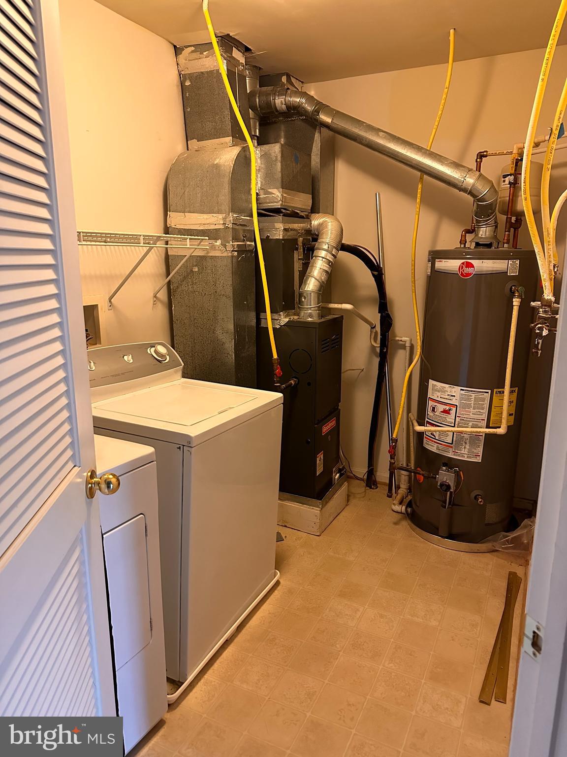 SEVEN OAKS - Residential Lease