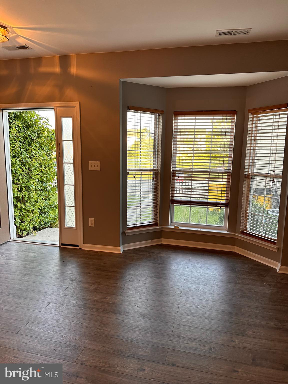 SEVEN OAKS - Residential Lease