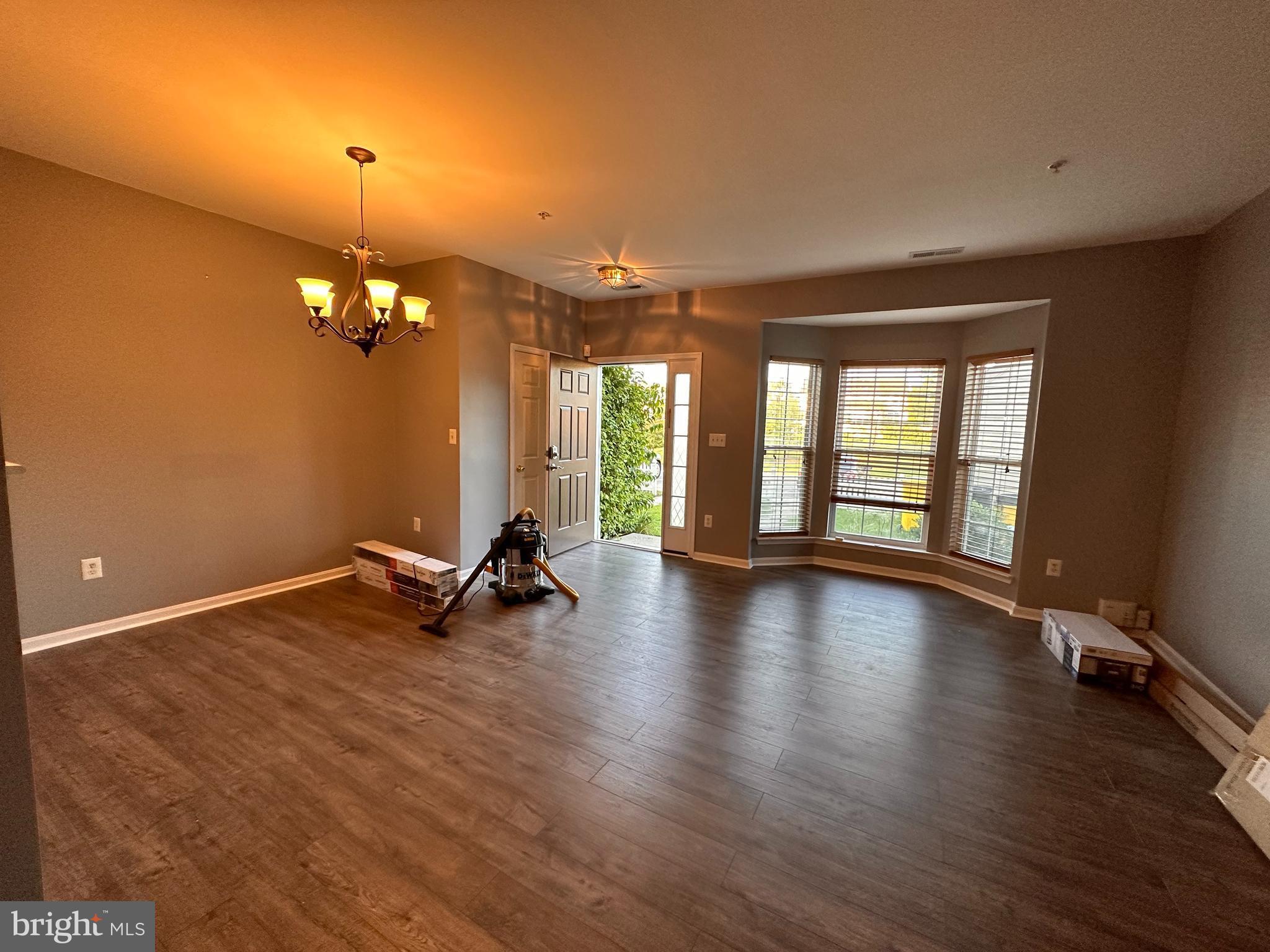 SEVEN OAKS - Residential Lease