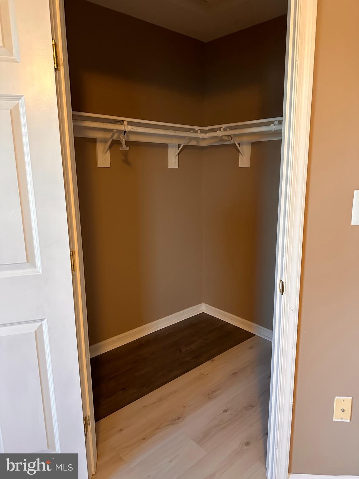 SEVEN OAKS - Residential Lease