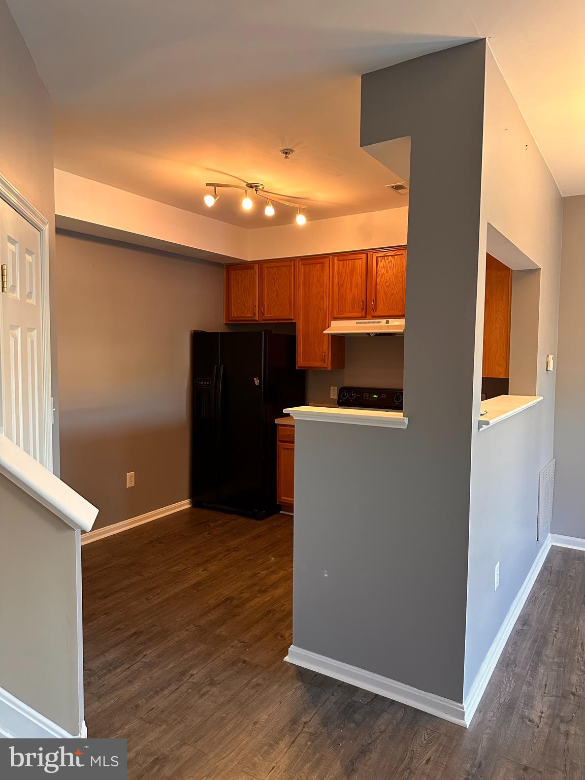 SEVEN OAKS - Residential Lease