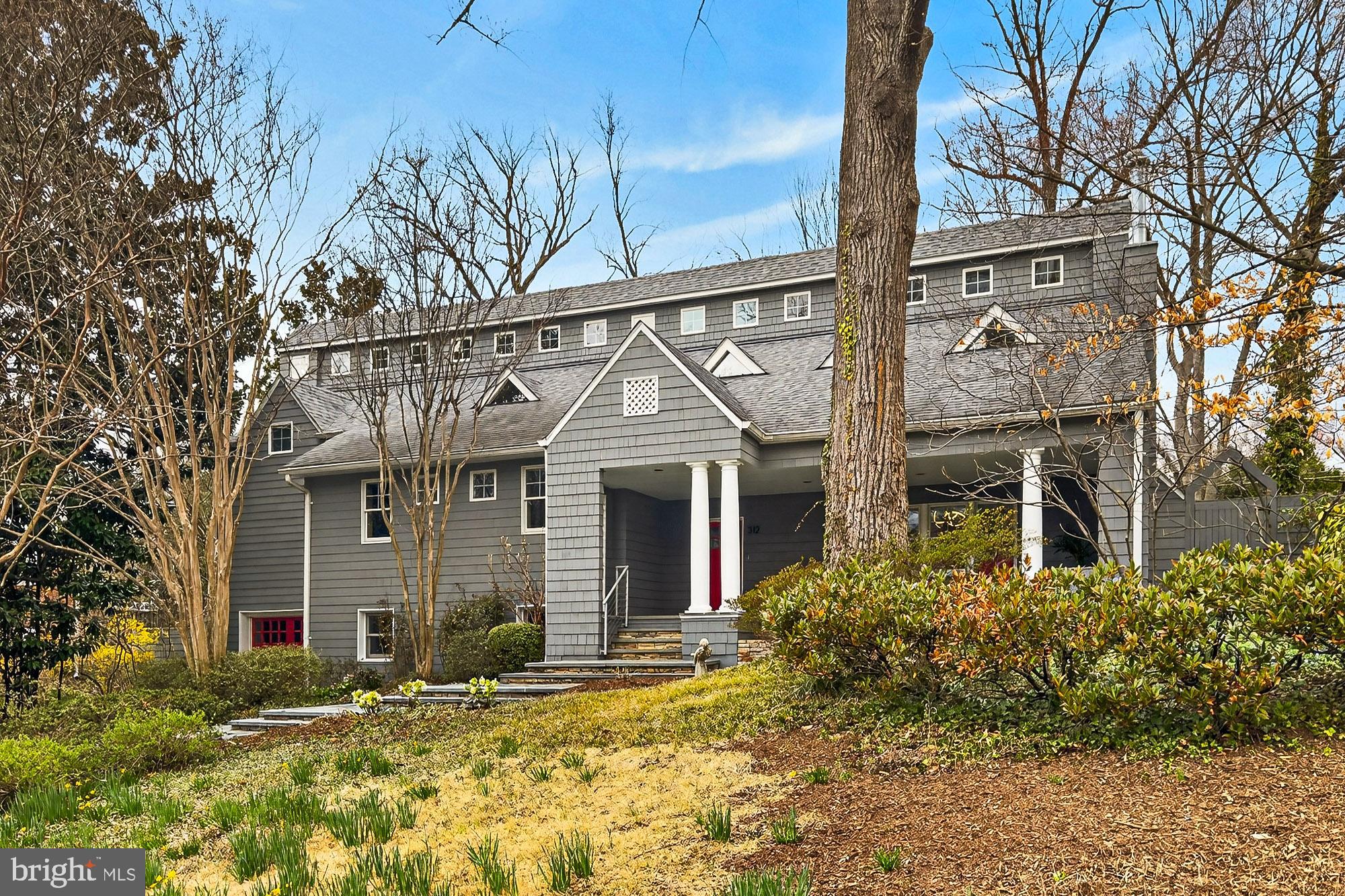 312 W COLUMBIA STREET