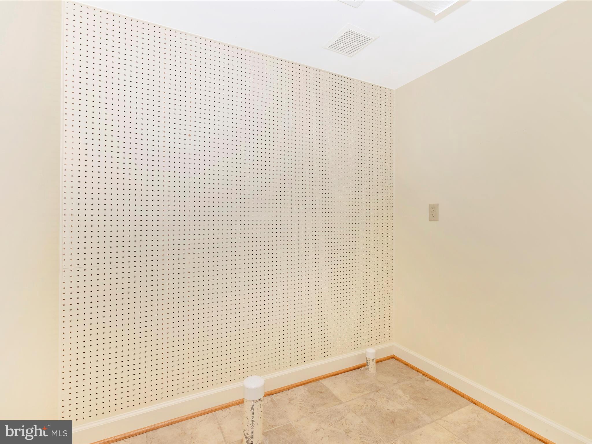 FOXFIELD AT MIDDLETOWN - Residential