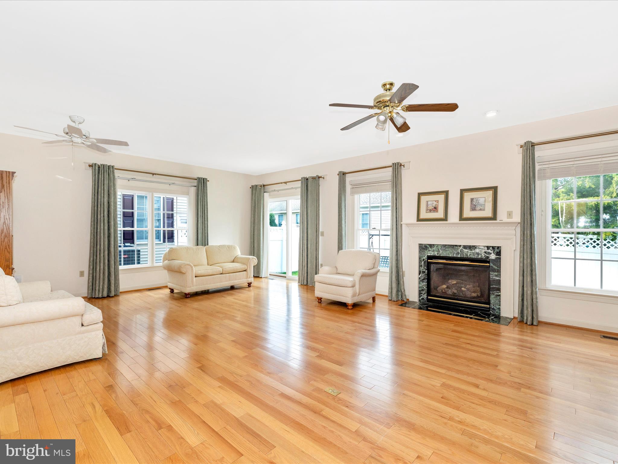 FOXFIELD AT MIDDLETOWN - Residential