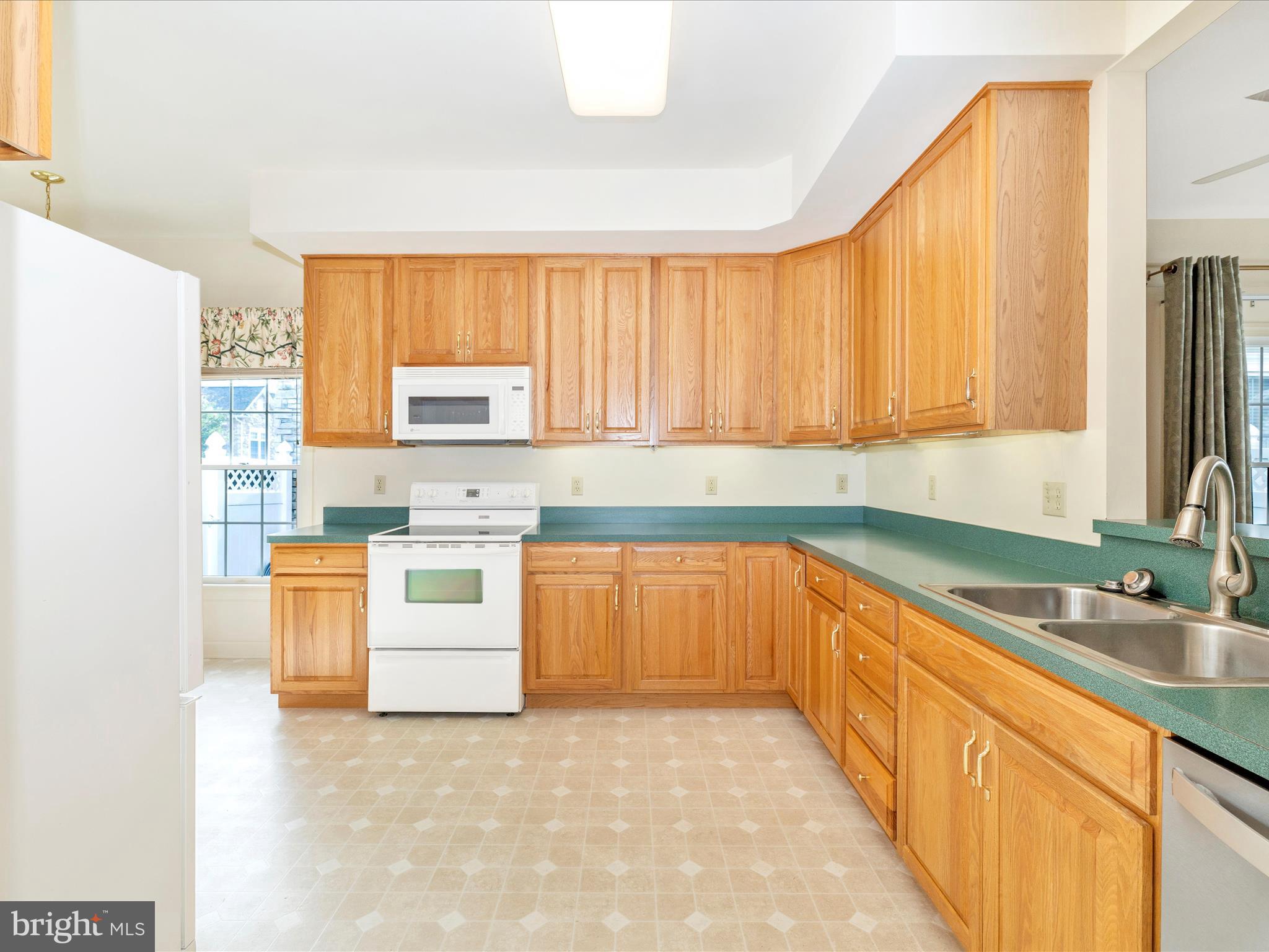 FOXFIELD AT MIDDLETOWN - Residential