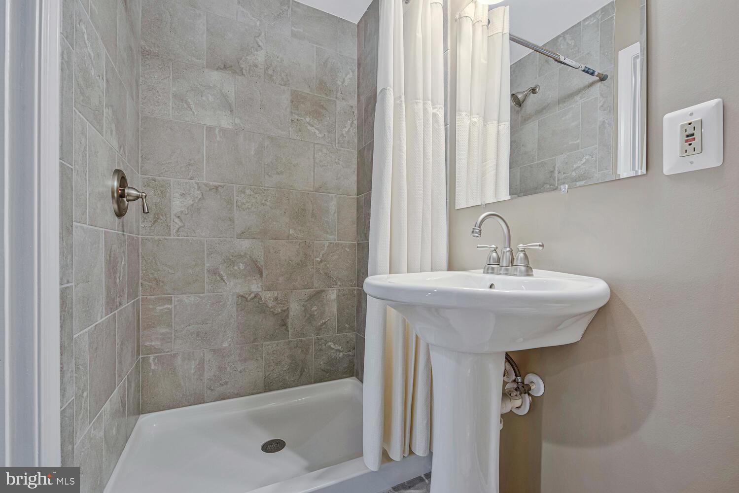 MONTPELIER HILLS- PLAT 3 - Residential