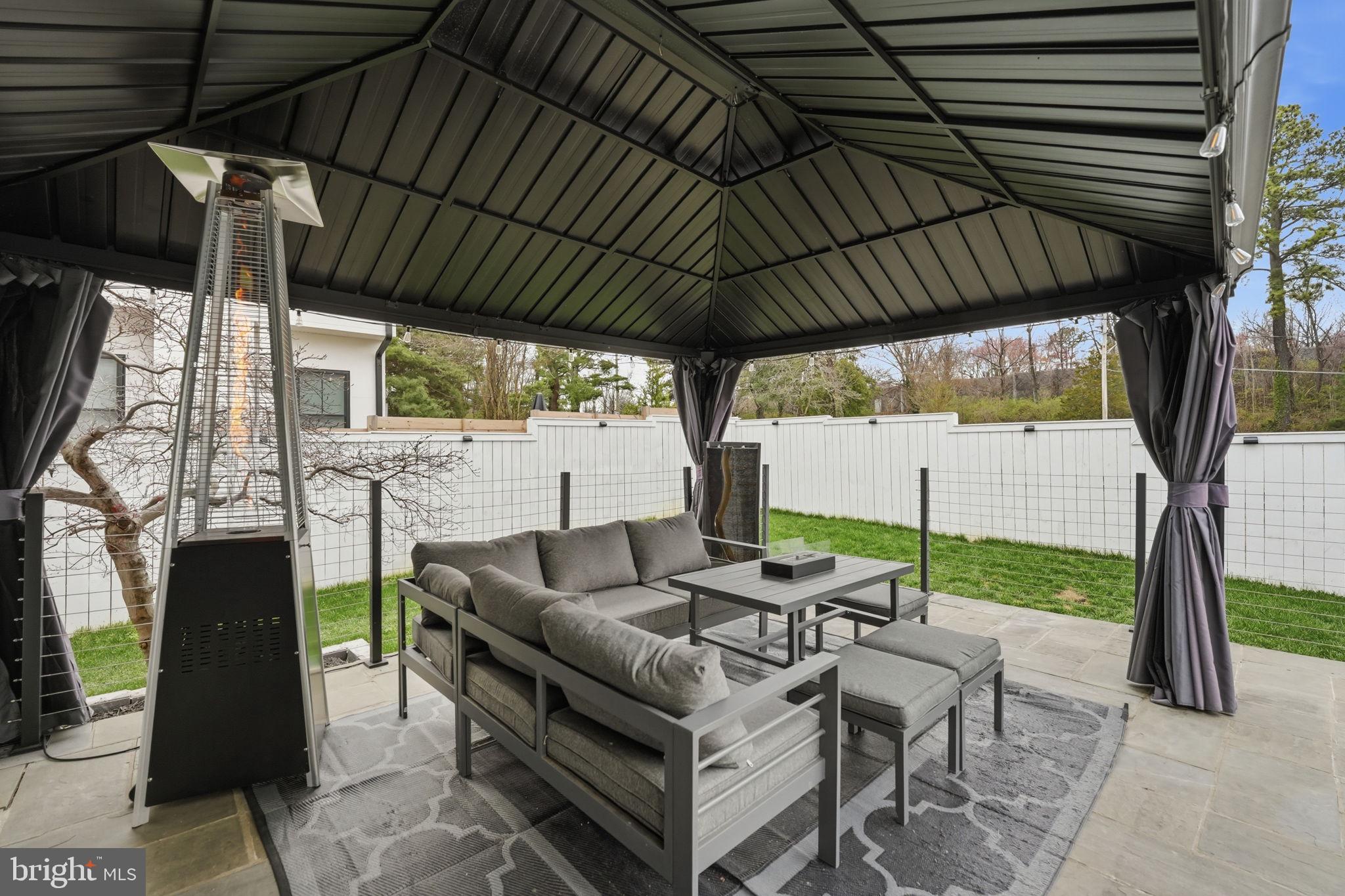 HUNTING RIDGE - Residential