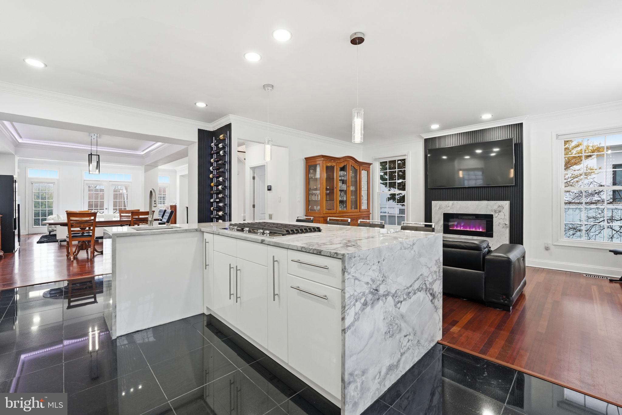 HUNTING RIDGE - Residential