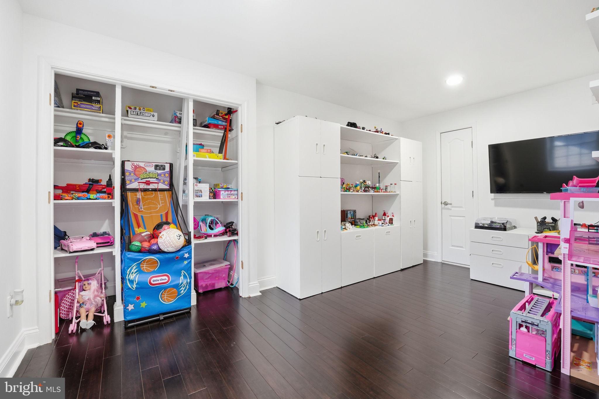 HUNTING RIDGE - Residential