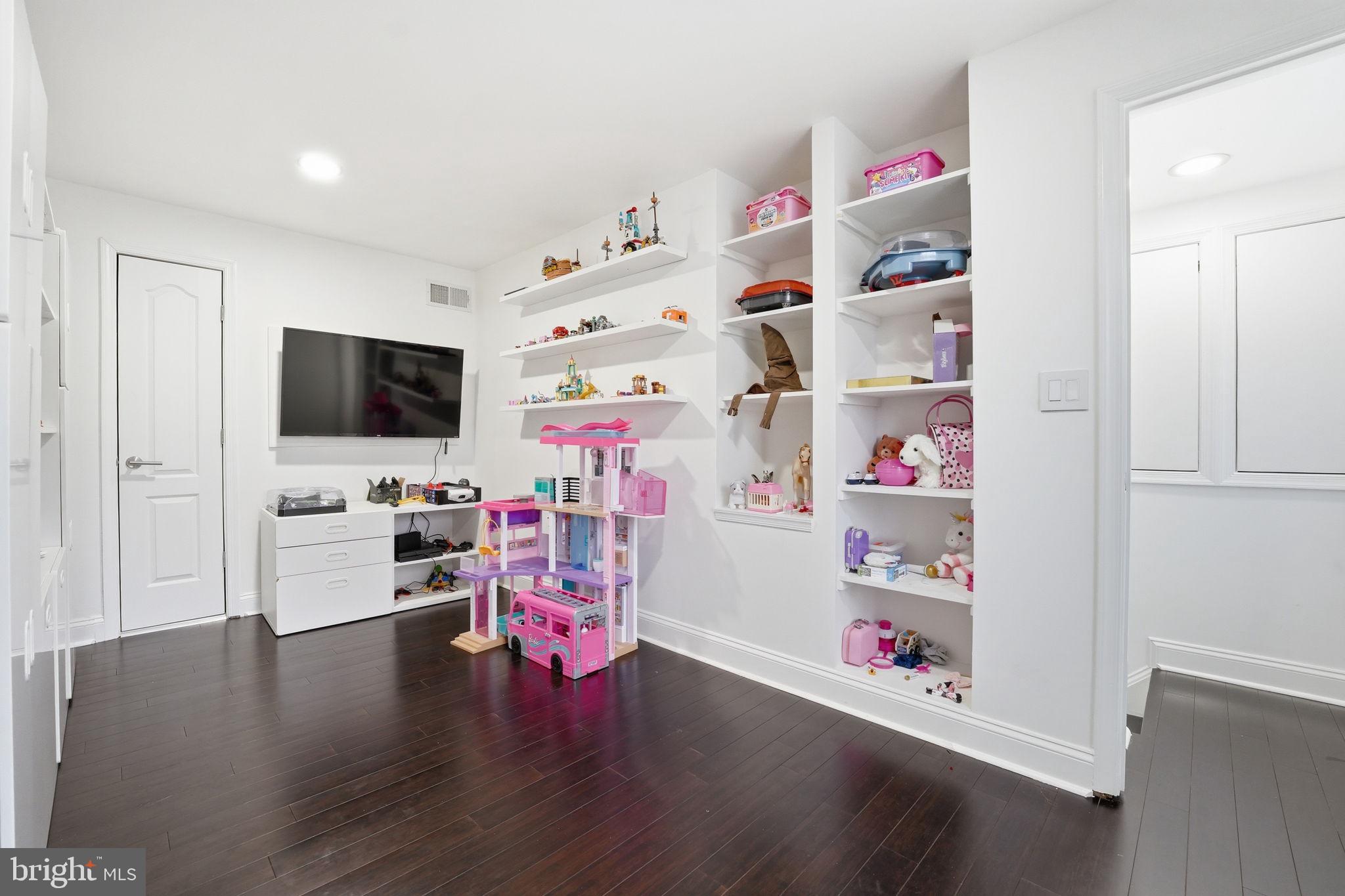 HUNTING RIDGE - Residential