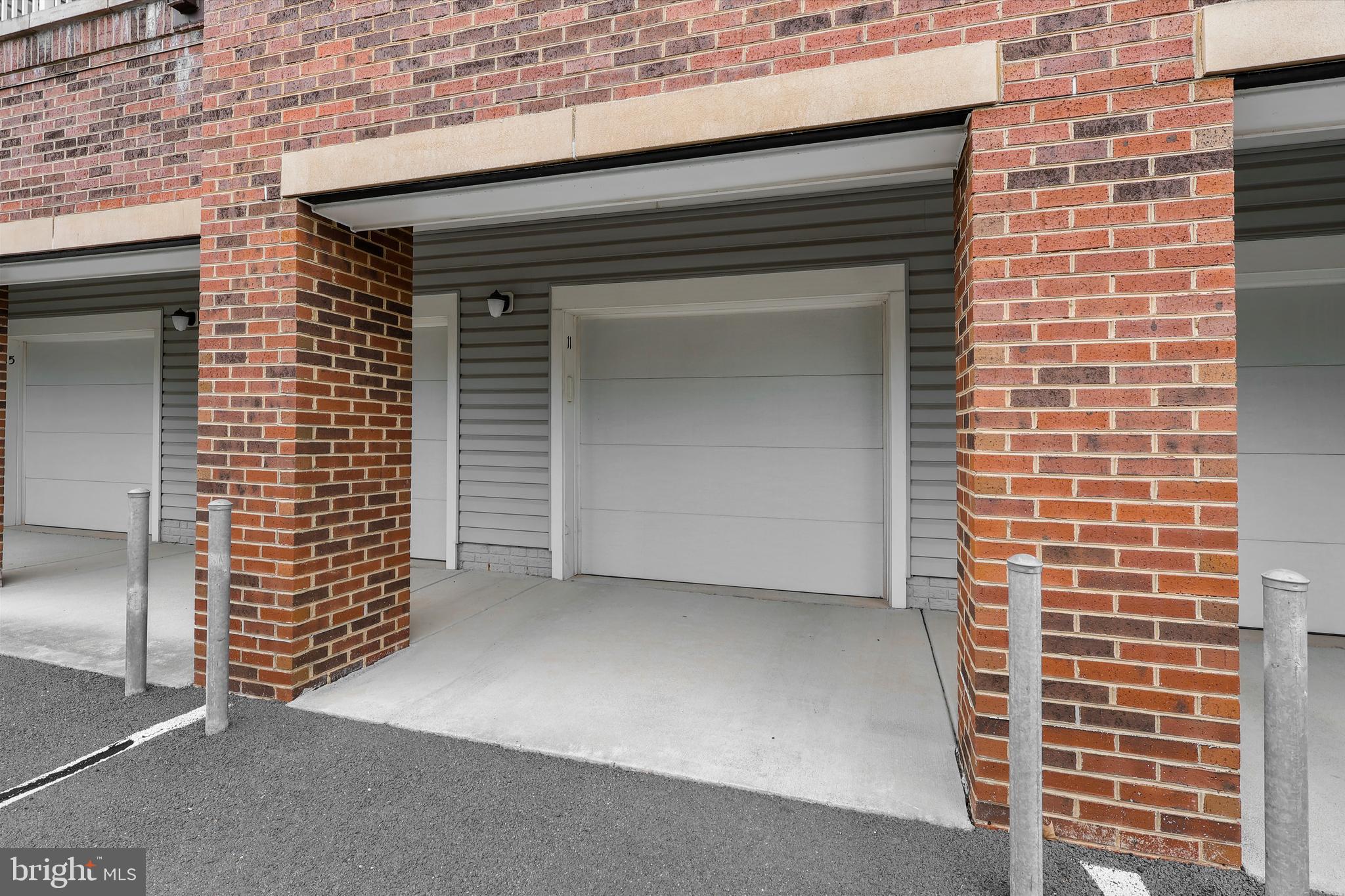 POTOMAC GREEN CONDOMINIUM - Residential Lease