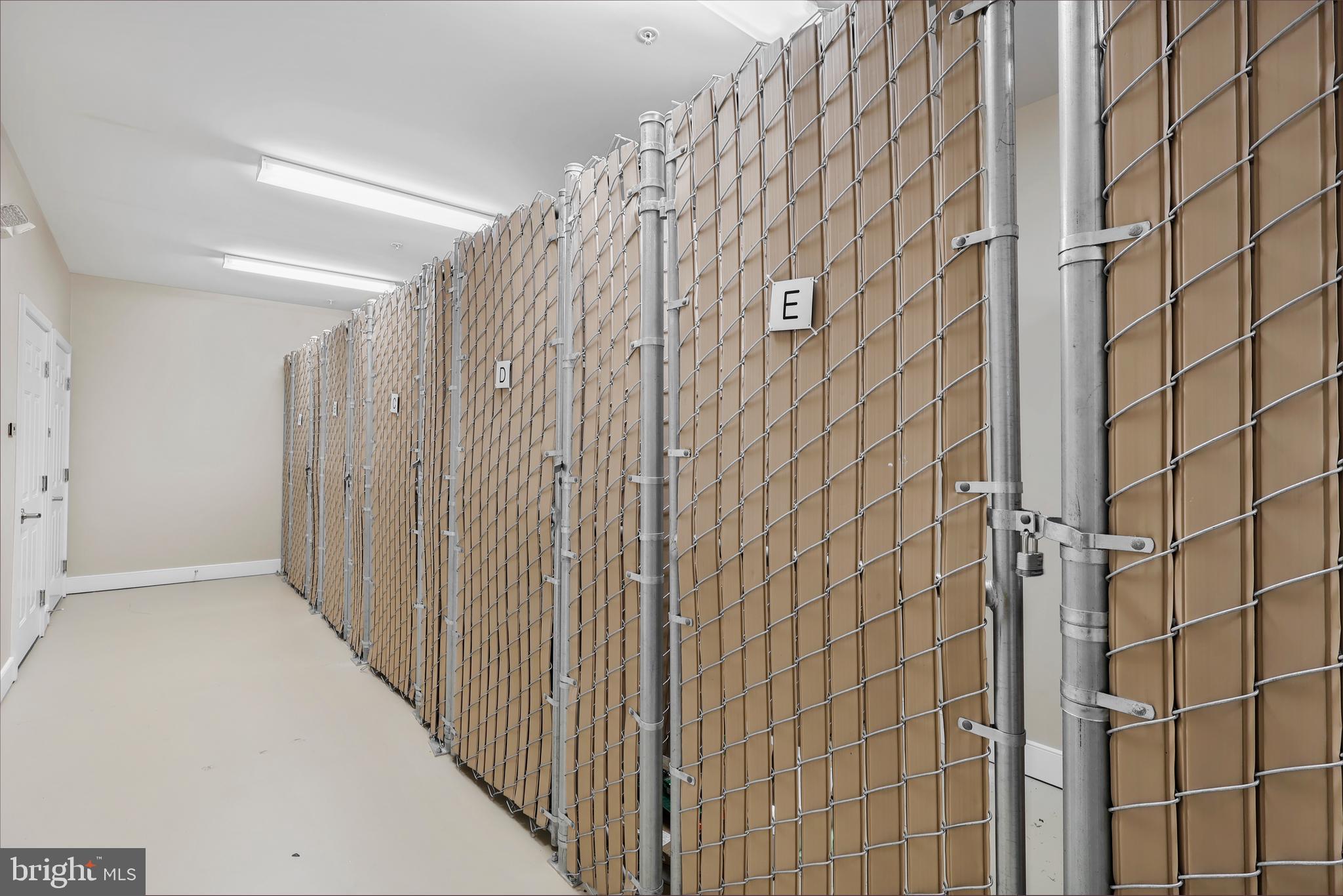 POTOMAC GREEN CONDOMINIUM - Residential Lease