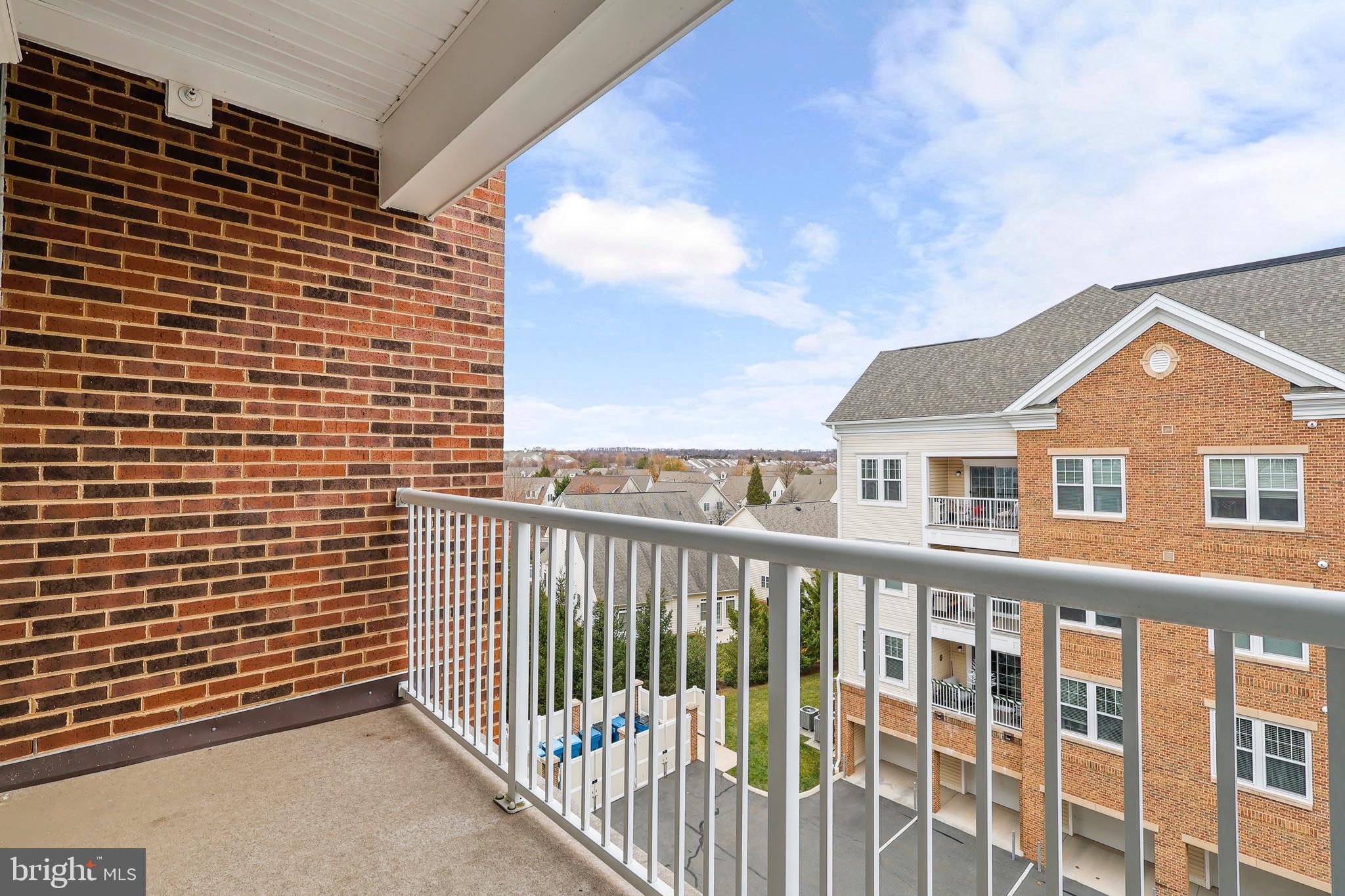 POTOMAC GREEN CONDOMINIUM - Residential Lease