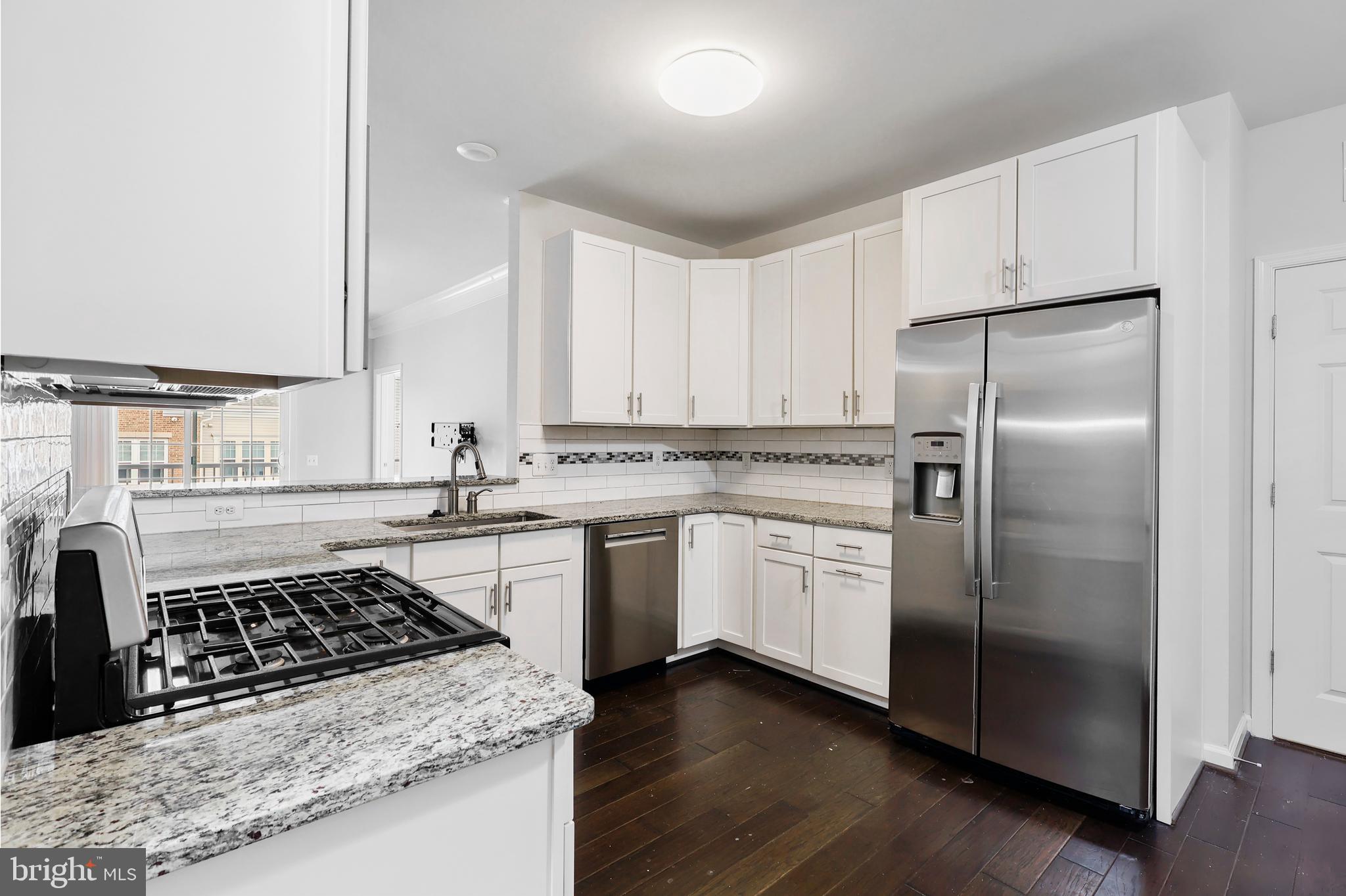 POTOMAC GREEN CONDOMINIUM - Residential Lease