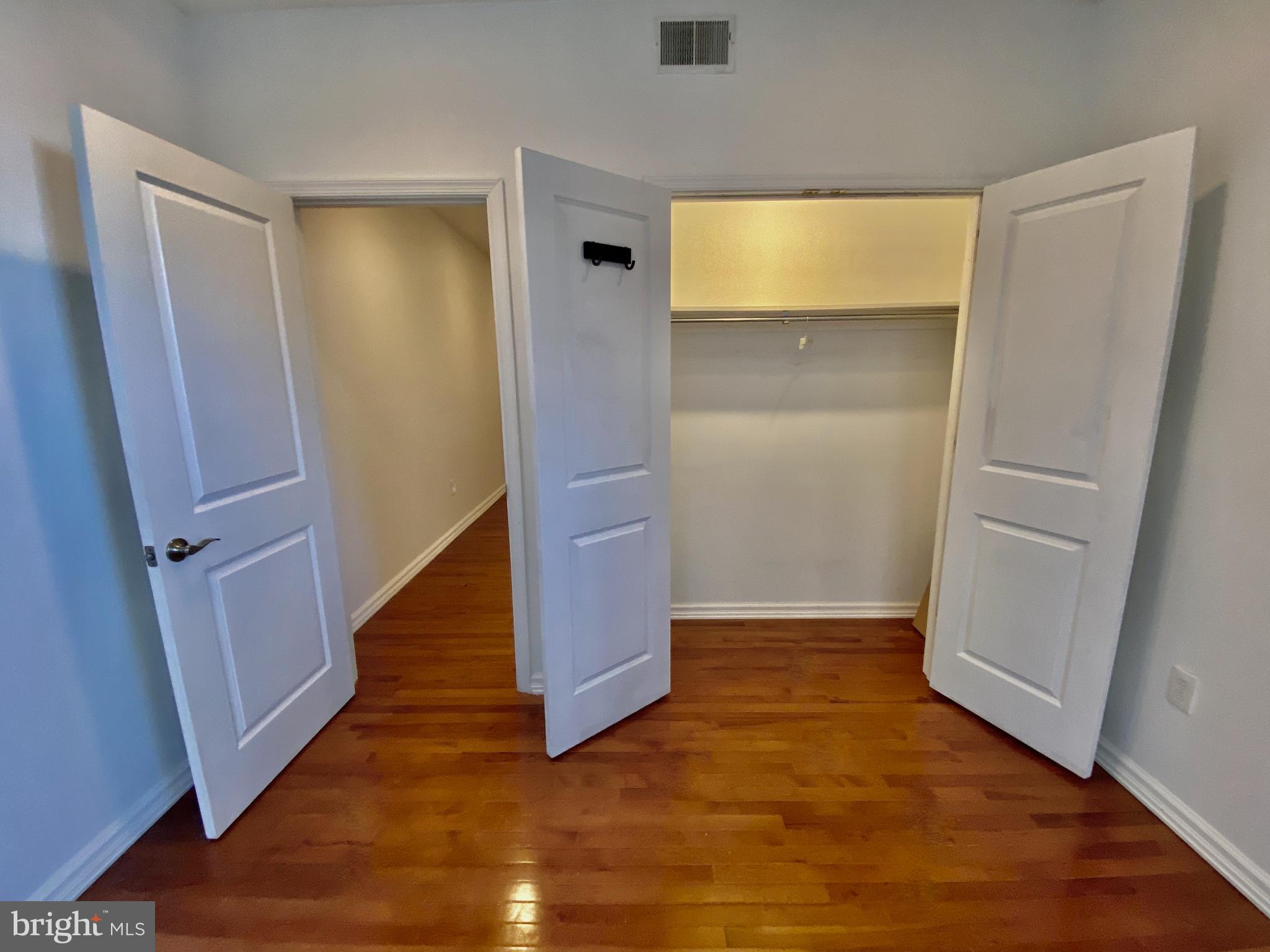 HAWTHORNE - Residential Income