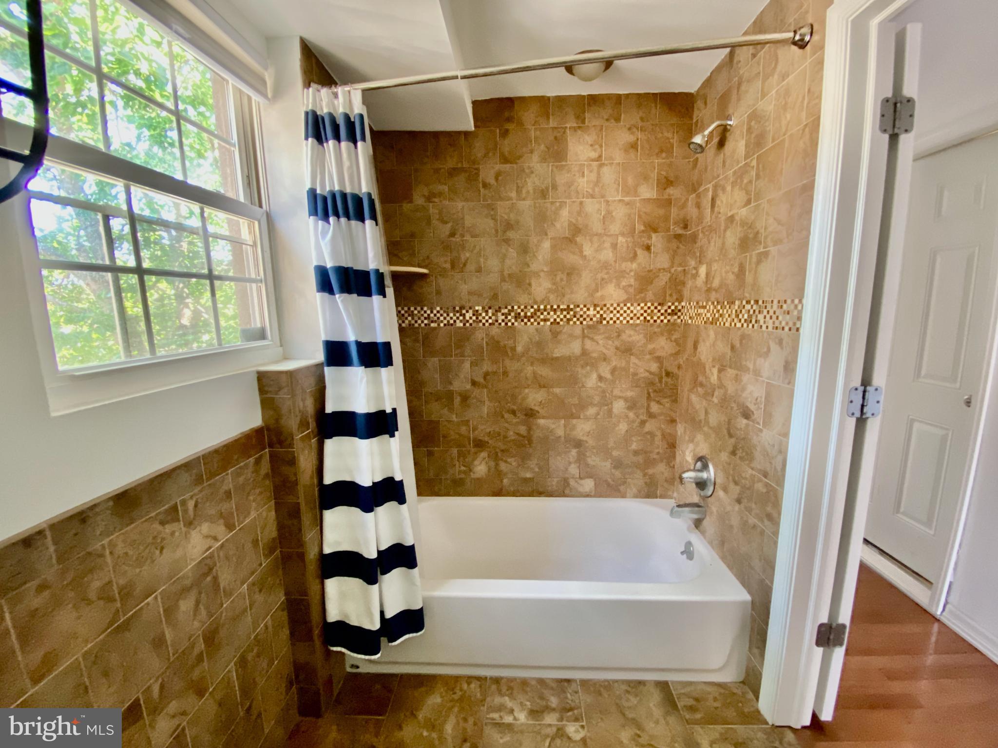 HAWTHORNE - Residential Income