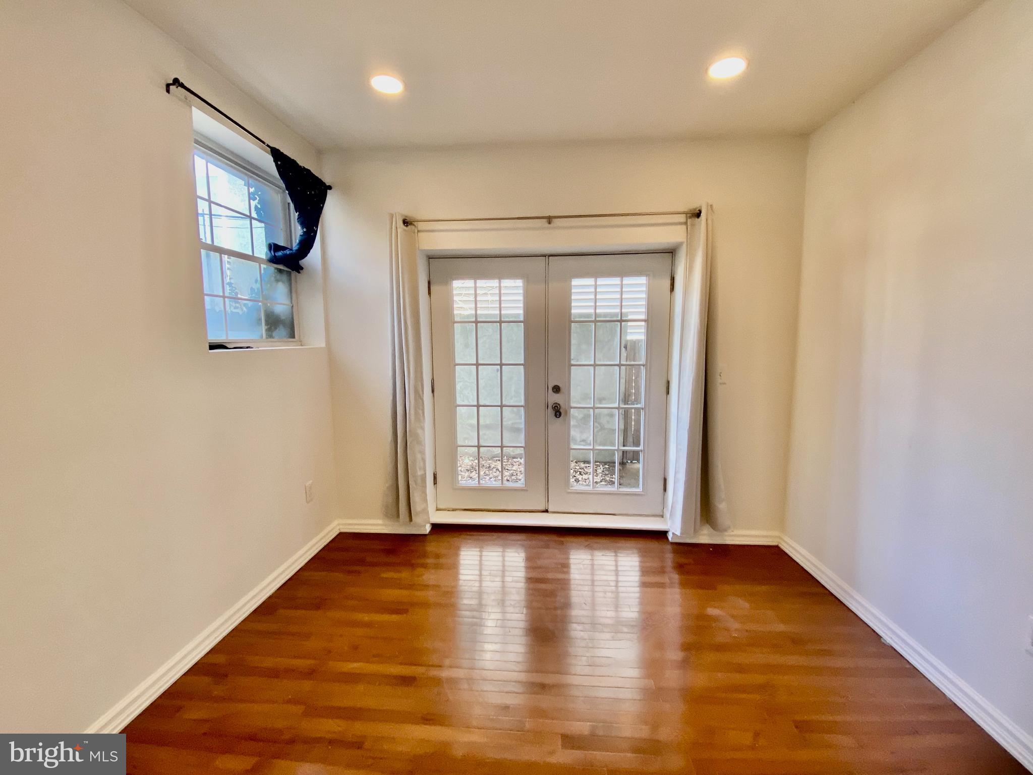 HAWTHORNE - Residential Income