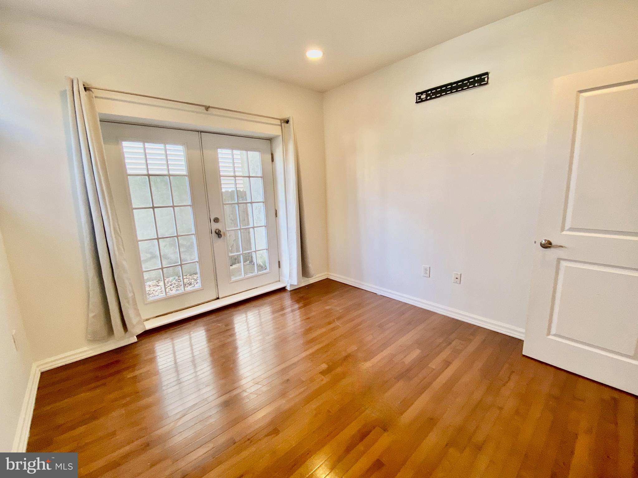 HAWTHORNE - Residential Income