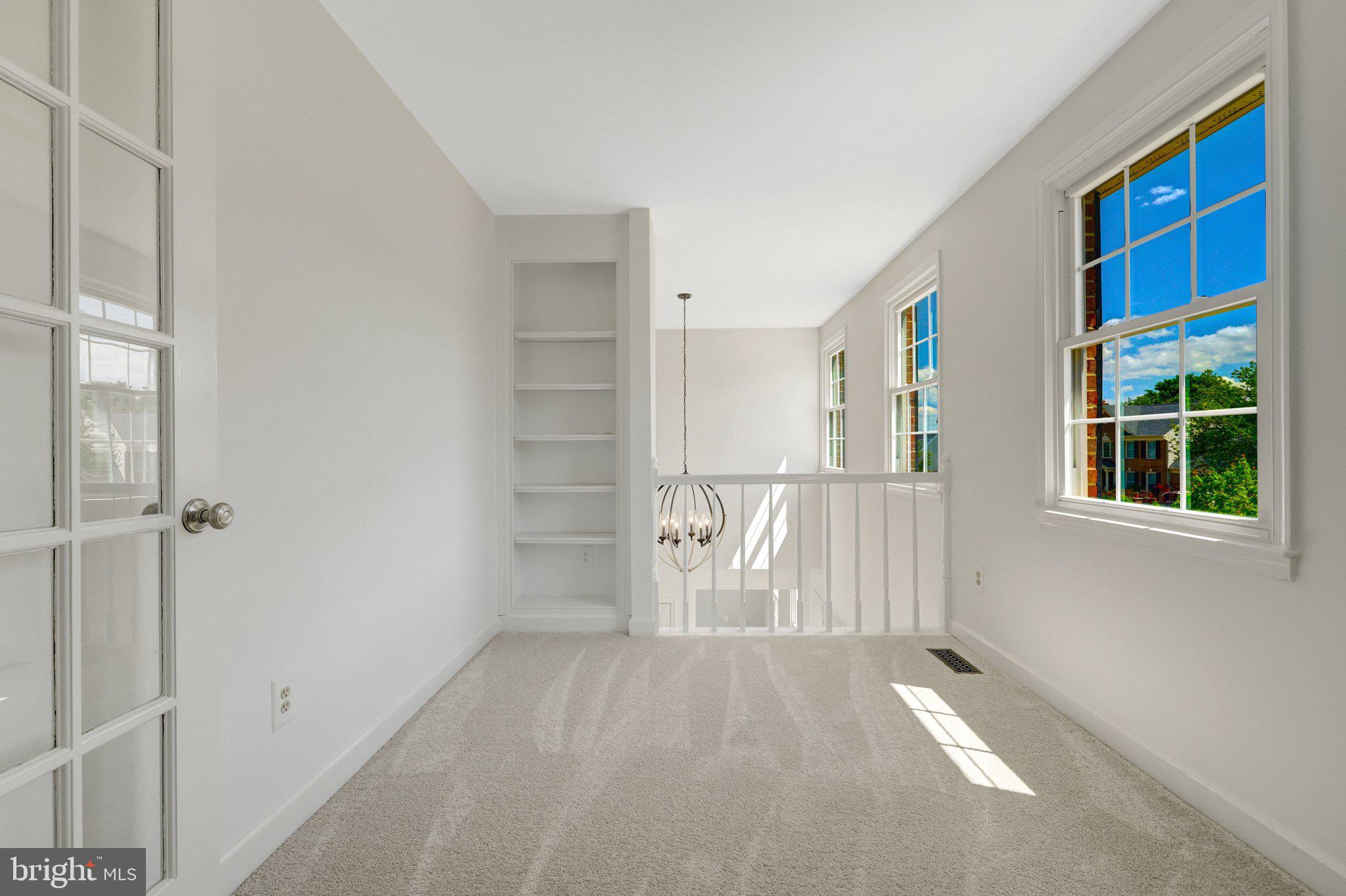 ASHBURN FARM - Residential