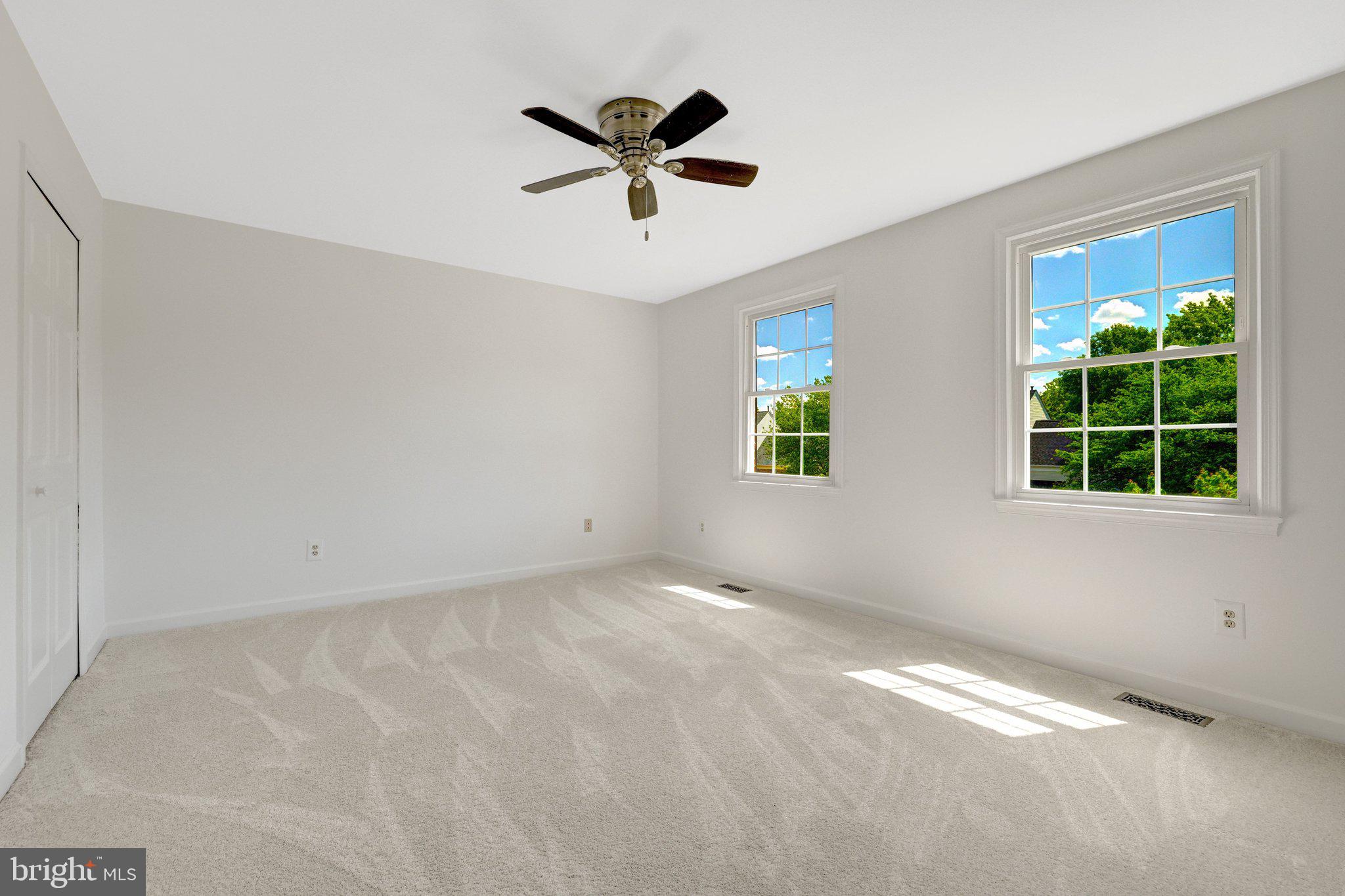 ASHBURN FARM - Residential