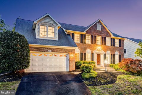 Photo of 43501 Golden Meadow Circle, ASHBURN, VA 20147 (MLS # VALO2123896)