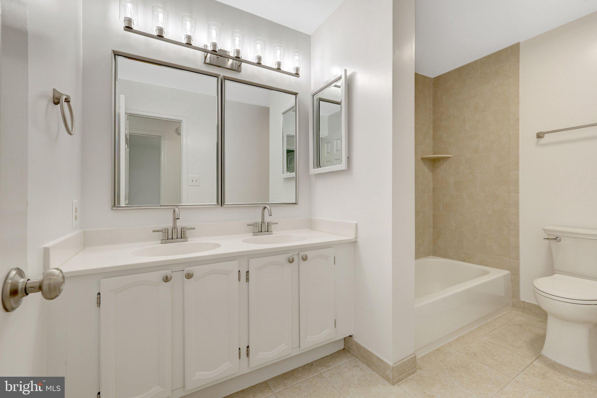 ASHBURN FARM - Residential